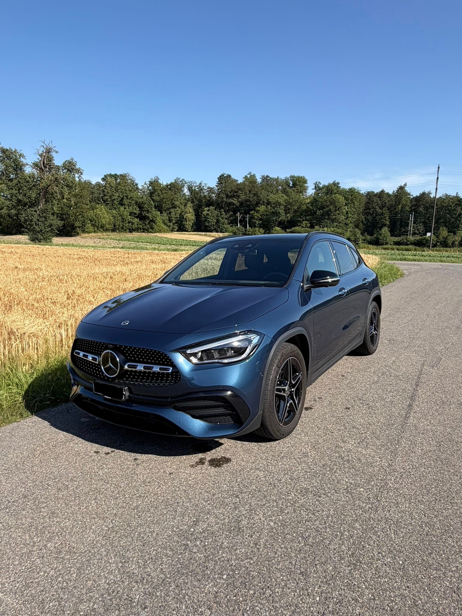 MERCEDES-BENZ GLA 200 AMG Line
