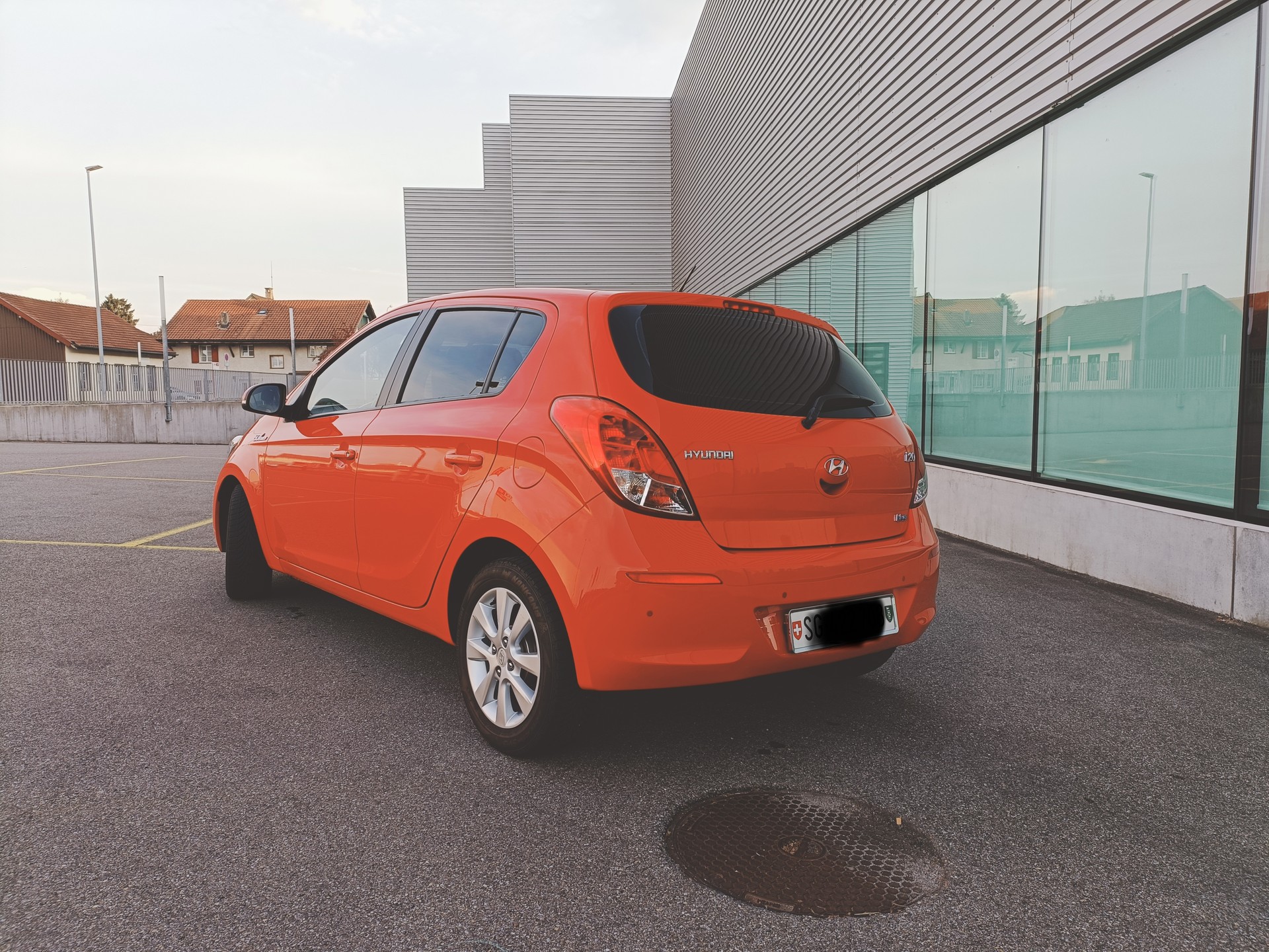 HYUNDAI 1.4 Style-image-4