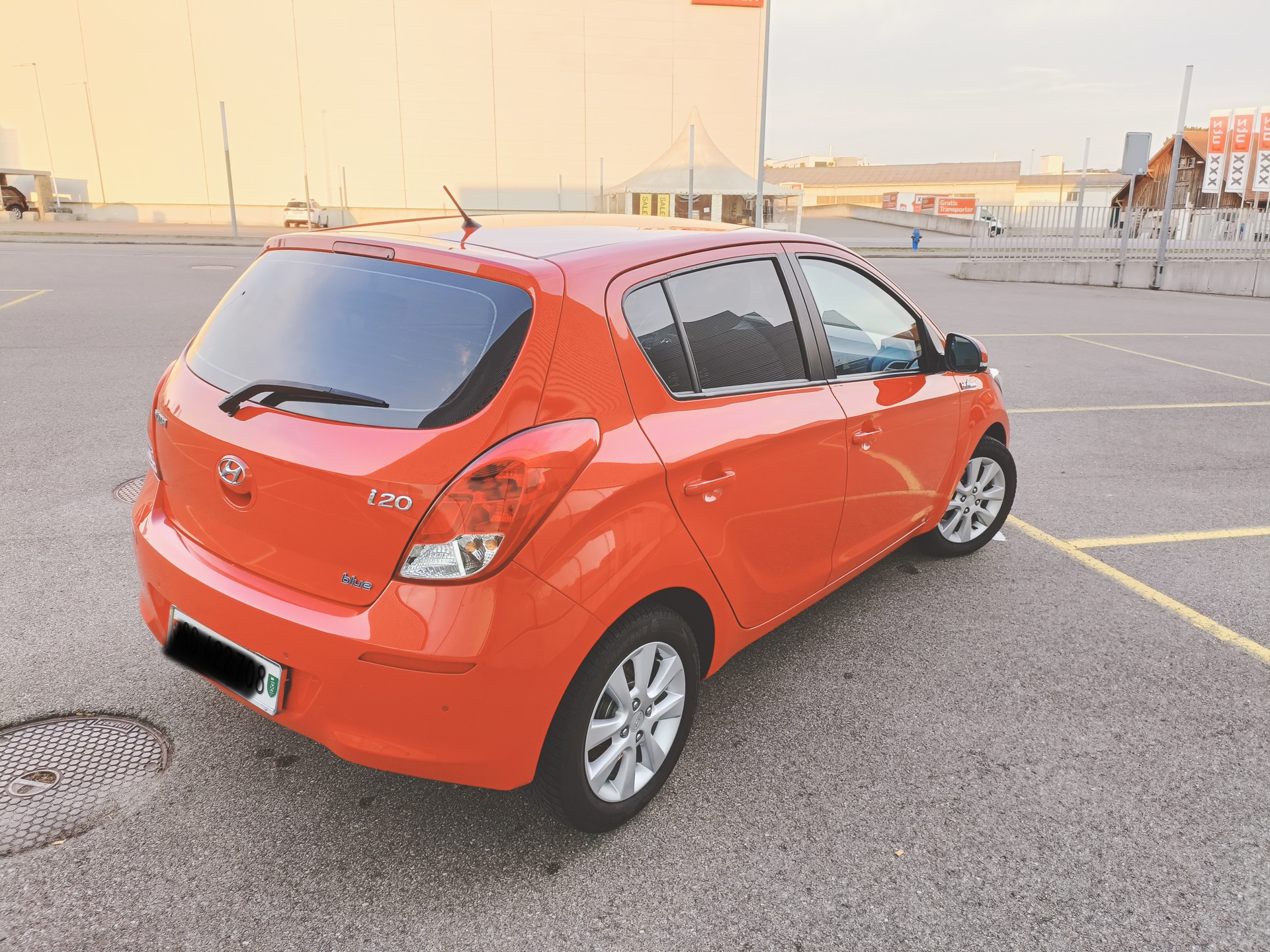 HYUNDAI 1.4 Style-image-3
