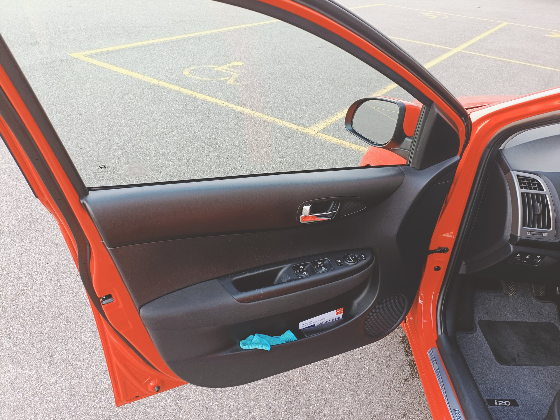 HYUNDAI 1.4 Style-image-9