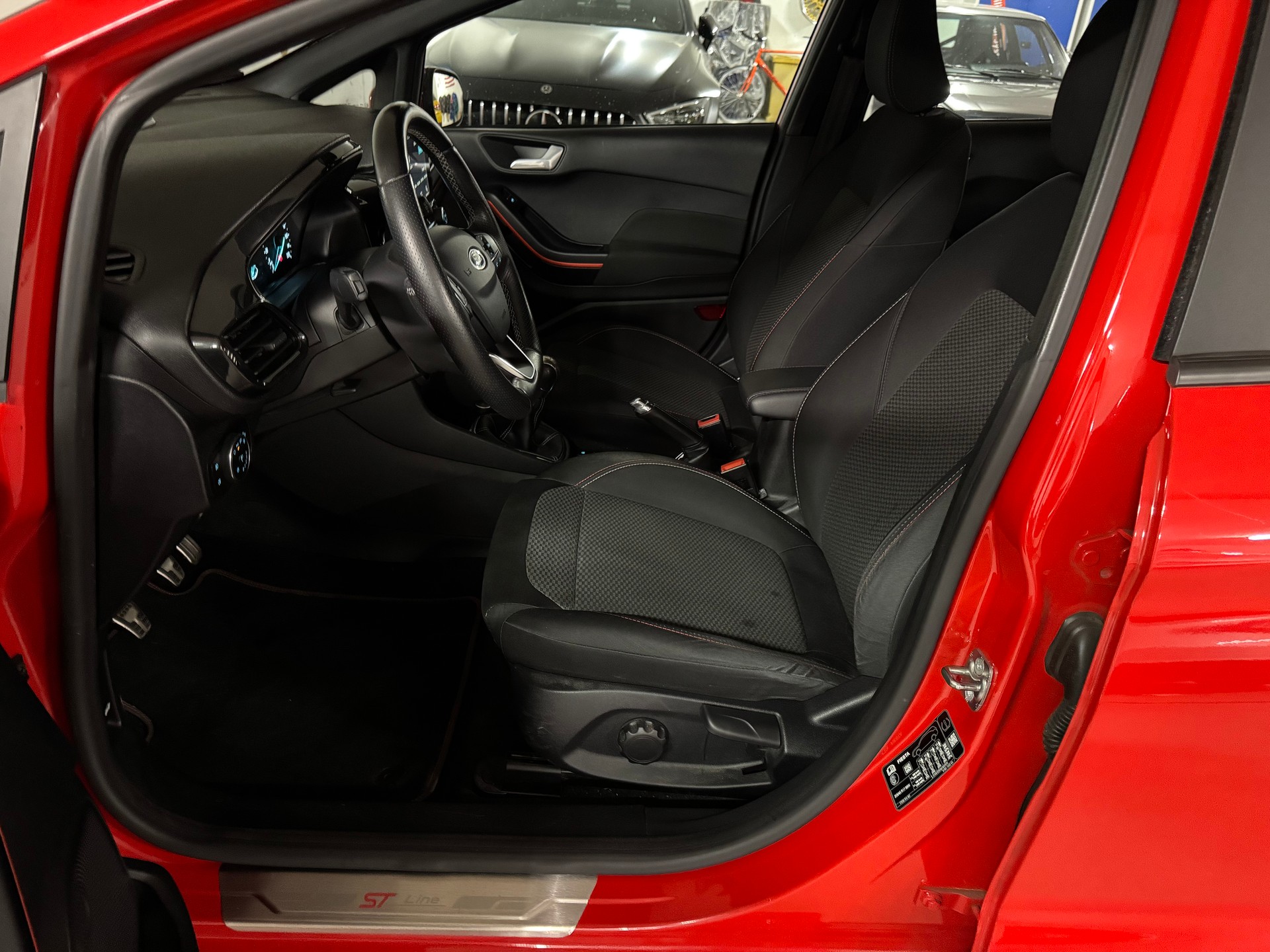 FORD Fiesta 1.1 SCTi ST Line CH-Fahrzeug-image-9