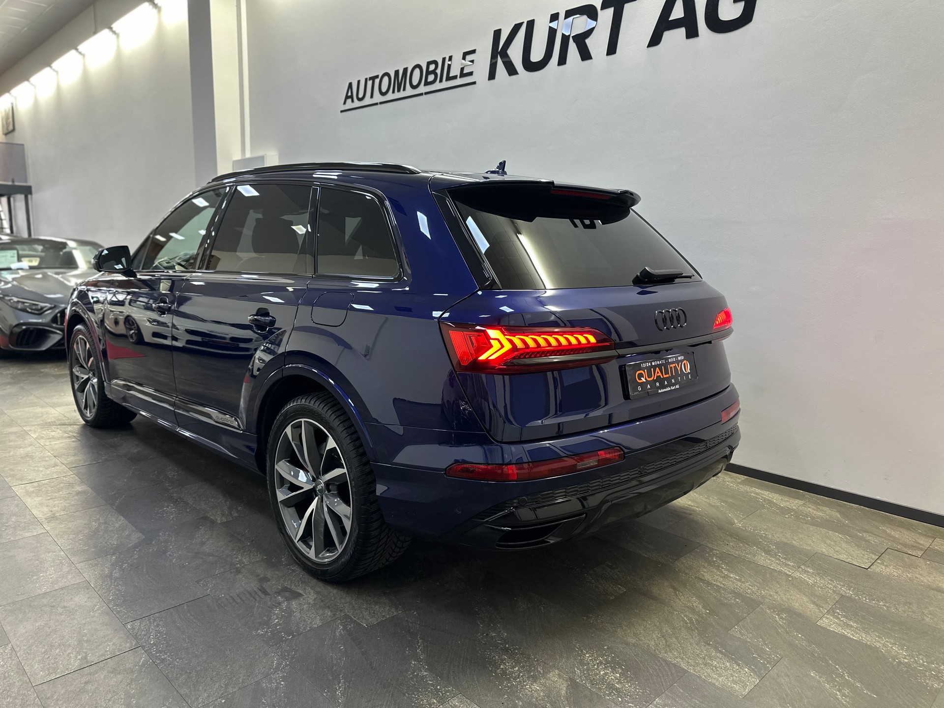 AUDI Q7 55 TFSI e quattro PHEV S line tiptronic-showroom-element-3