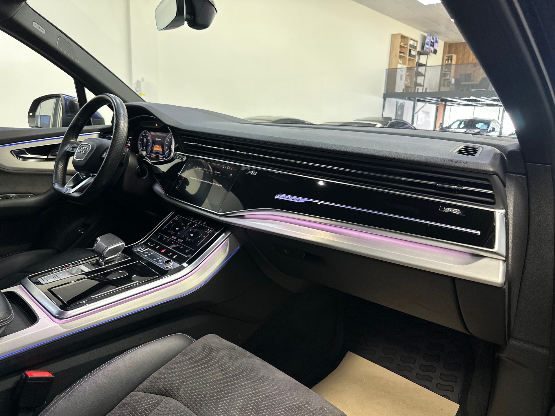 AUDI Q7 55 TFSI e quattro PHEV S line tiptronic-image-11