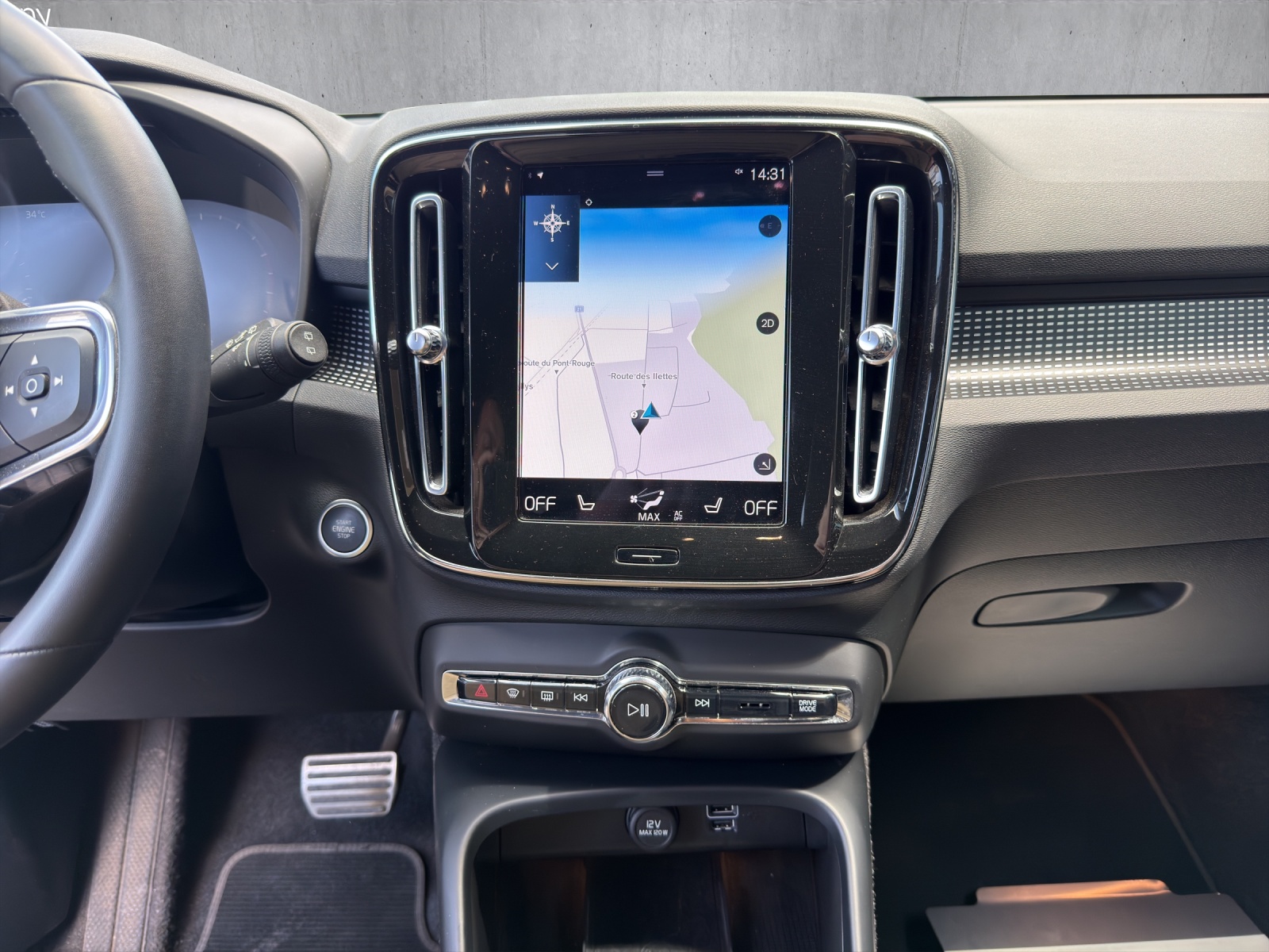 VOLVO XC40 T3 R-Design Geartronic-image-13