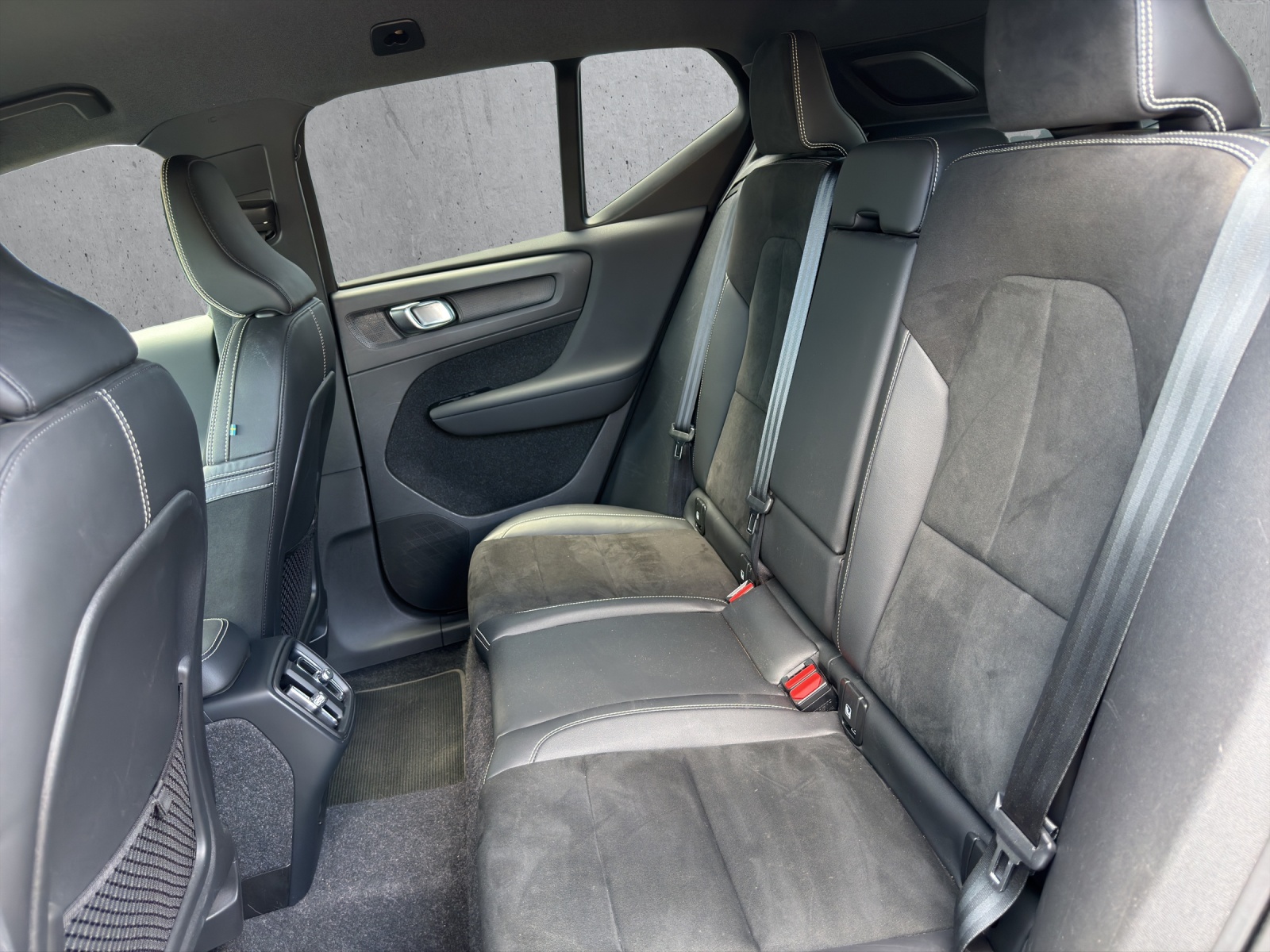 VOLVO XC40 T3 R-Design Geartronic-image-15