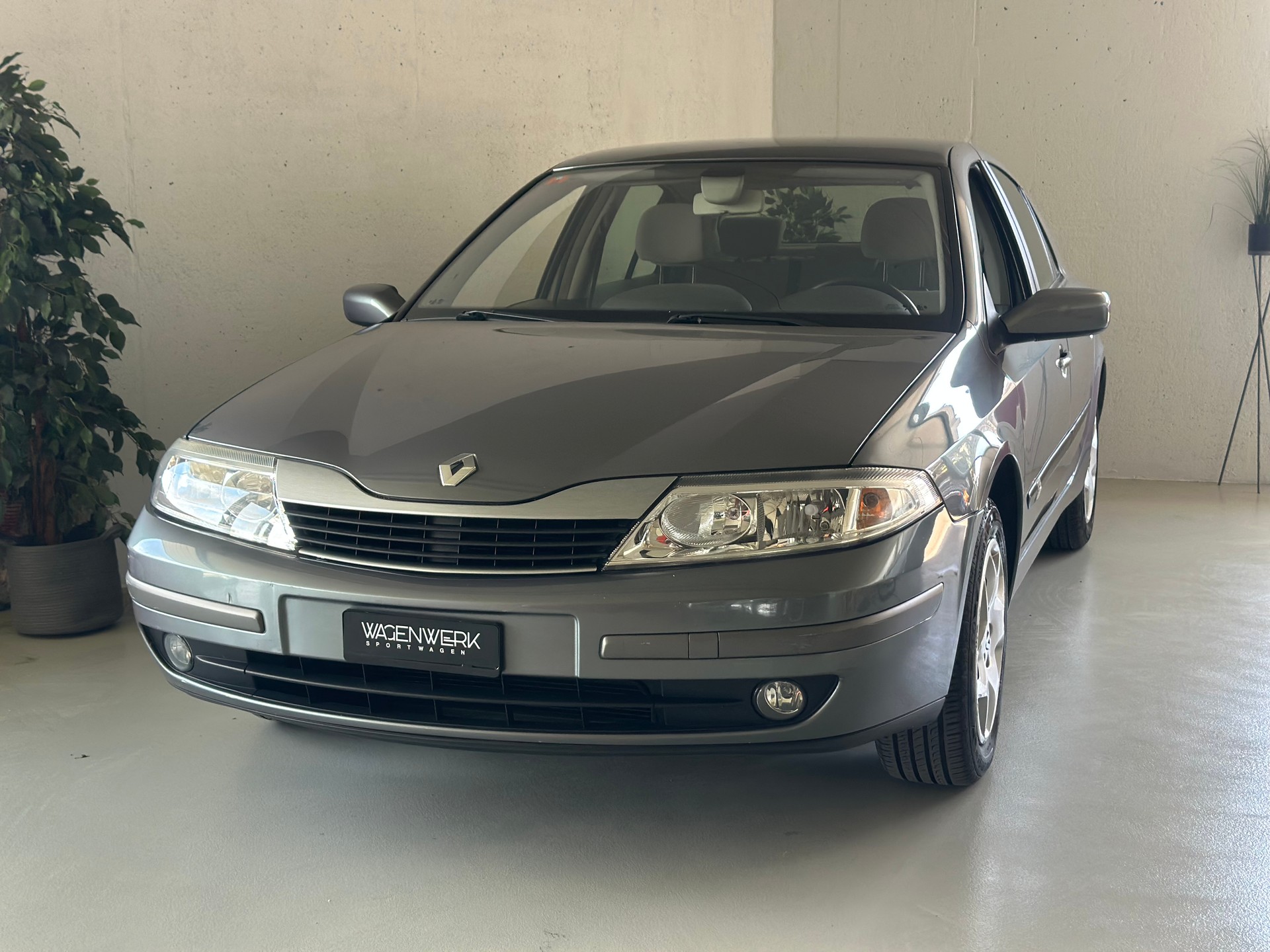 RENAULT Laguna 2.0 16V Dynamique Automatic-showroom-element-1
