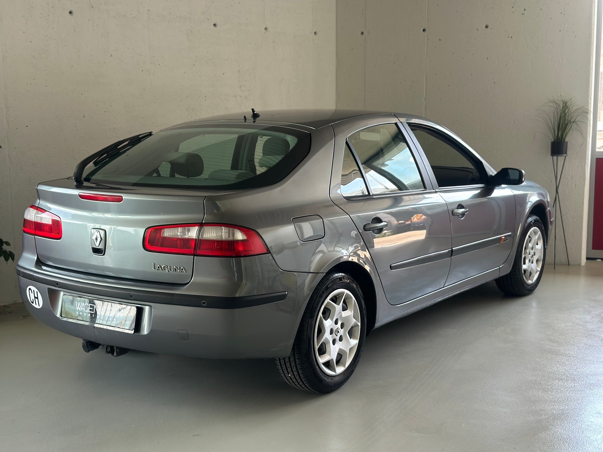 RENAULT Laguna 2.0 16V Dynamique Automatic-image-4
