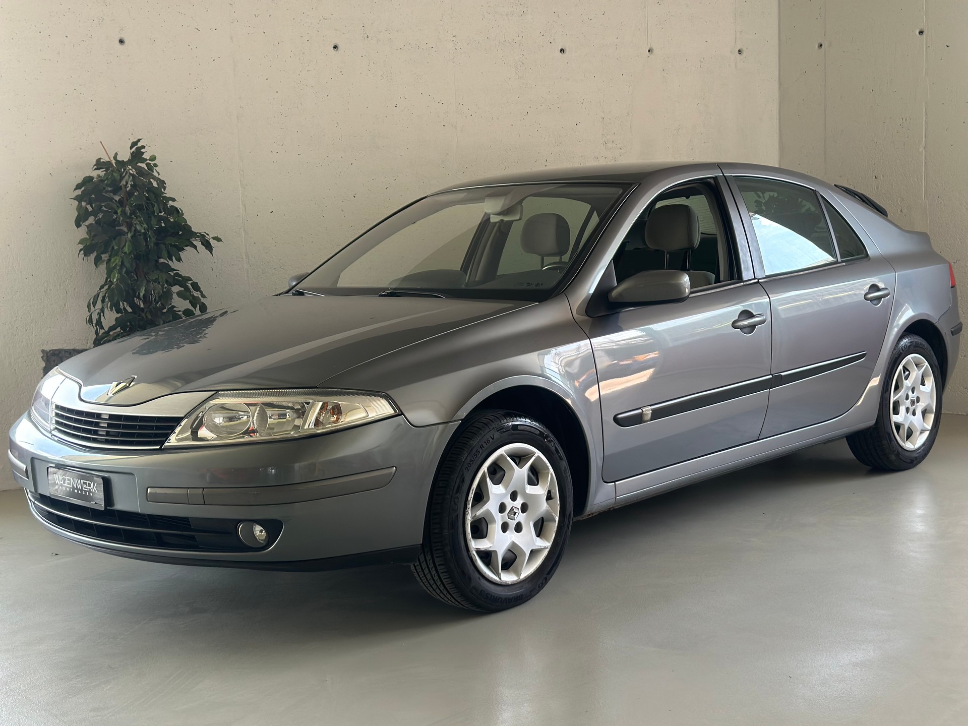 RENAULT Laguna 2.0 16V Dynamique Automatic-showroom-element-3