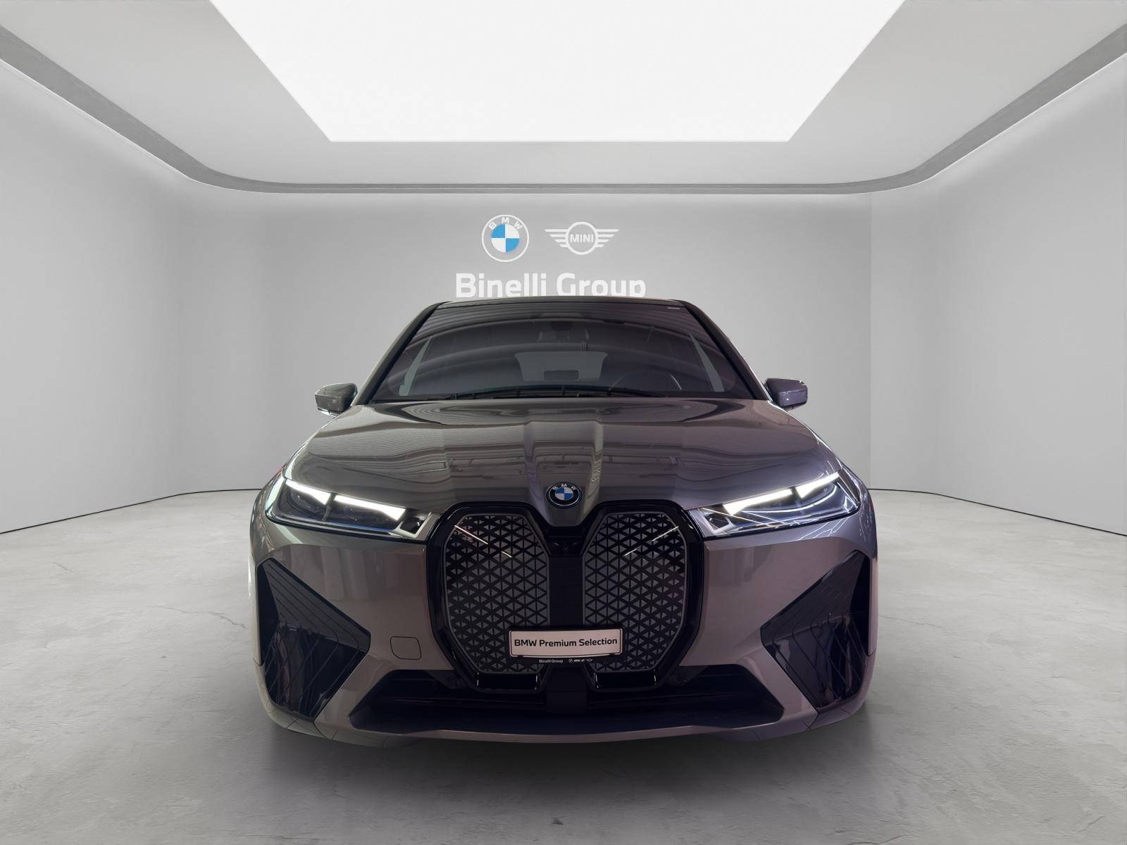 BMW iX xDrive50 SportPaket-image-8