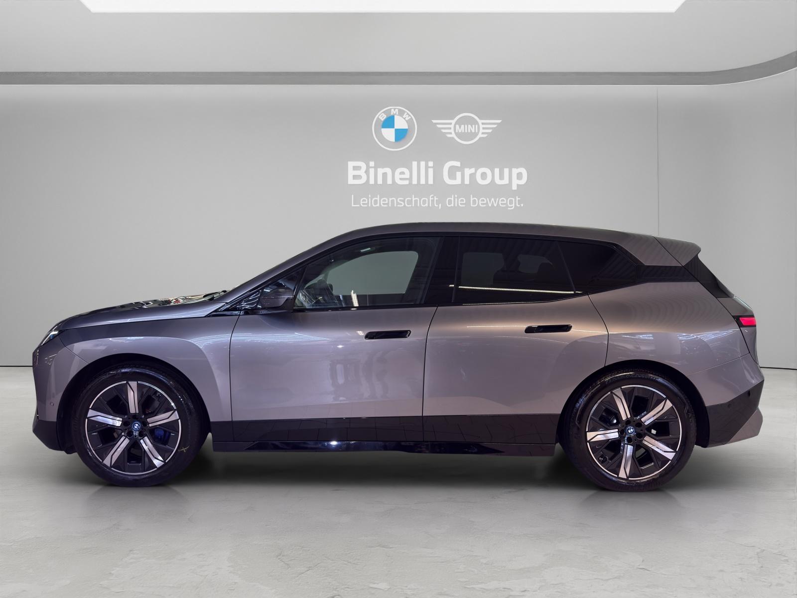 BMW iX xDrive50 SportPaket-showroom-element-2