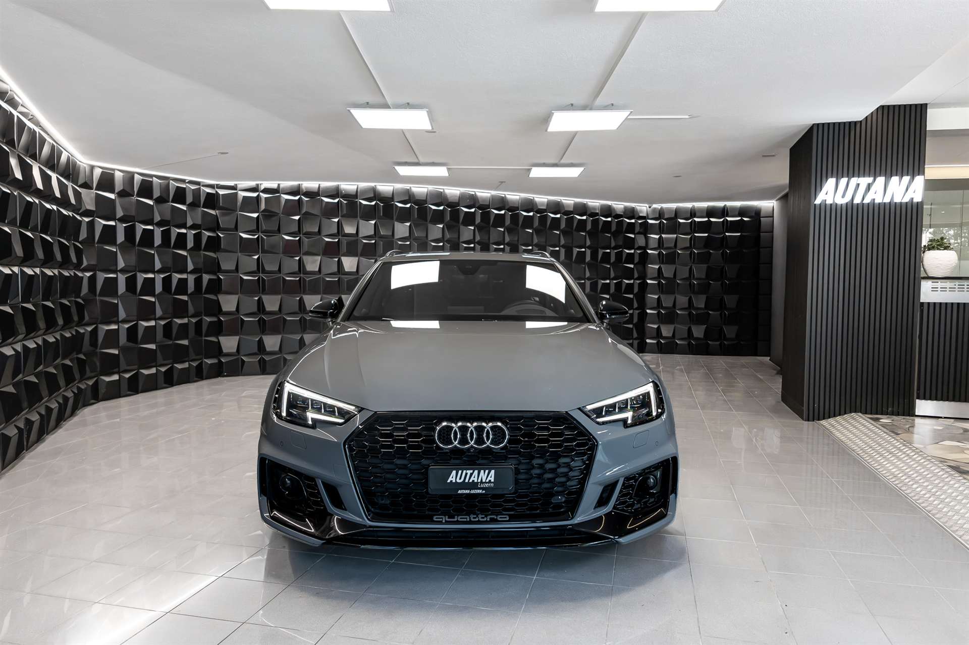 AUDI RS4 Avant 2.9 TFSI quattro tiptronic-showroom-element-3