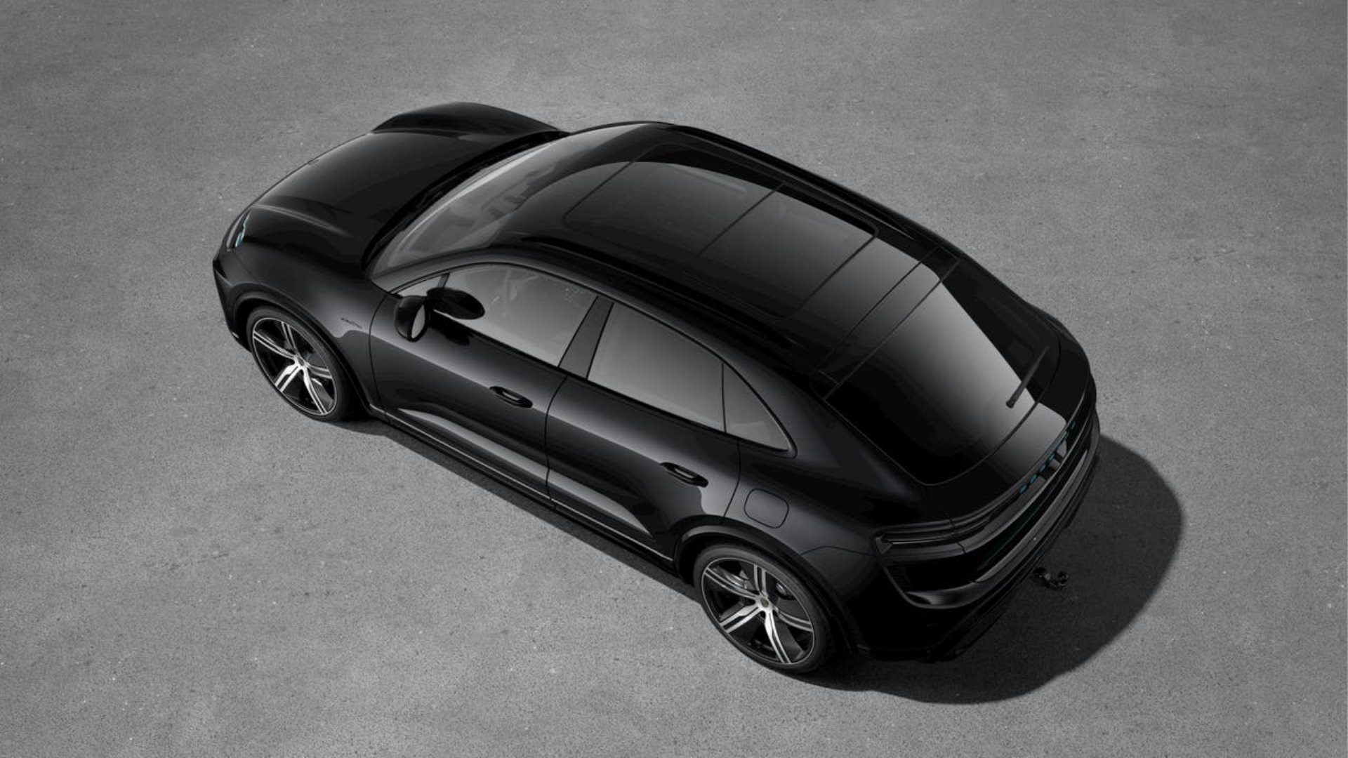 PORSCHE Macan Turbo-showroom-element-3