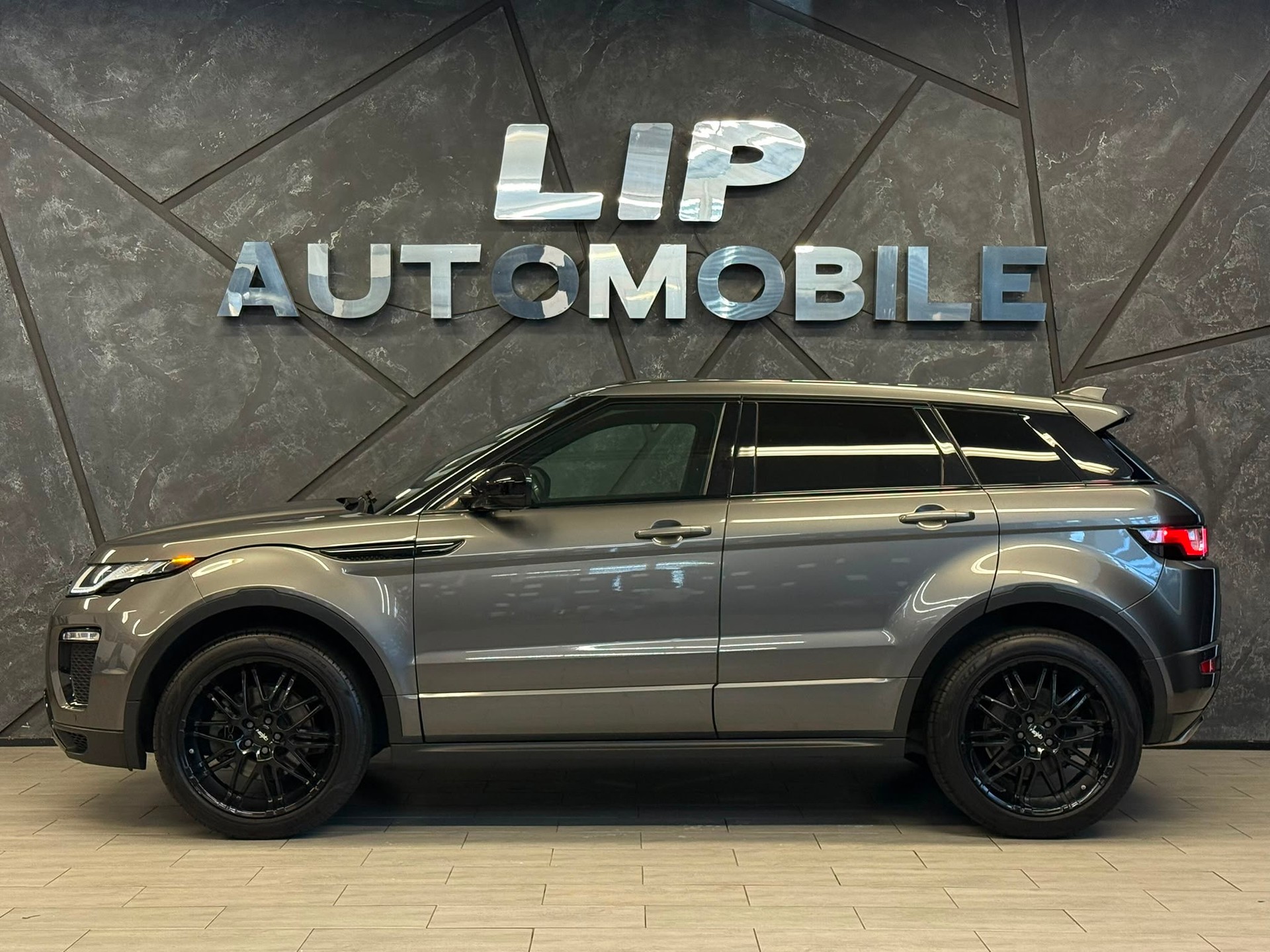 LAND ROVER Range Rover Evoque 2.0 Si4 SE Dynamic AT9-image-4