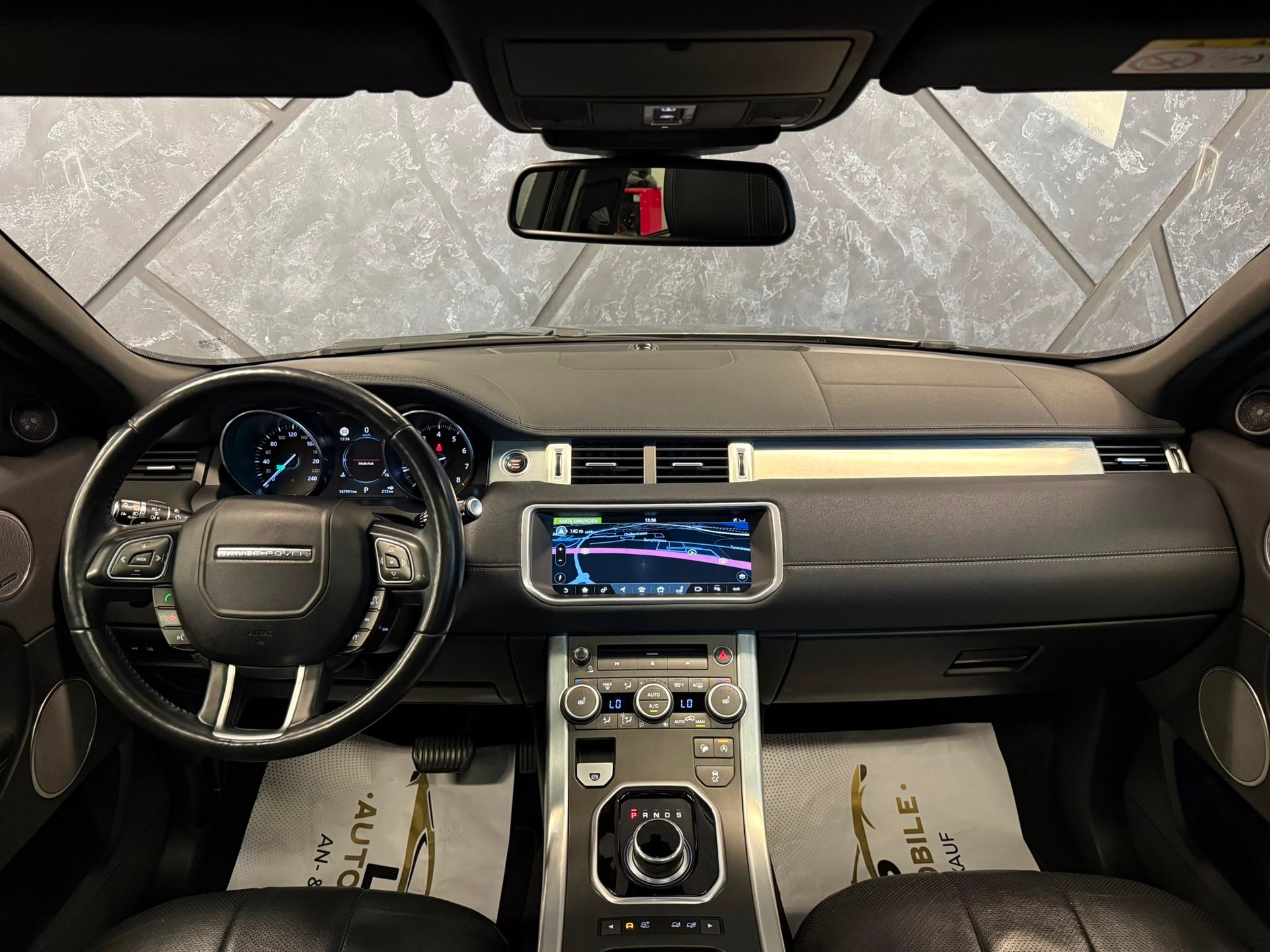 LAND ROVER Range Rover Evoque 2.0 Si4 SE Dynamic AT9-image-8