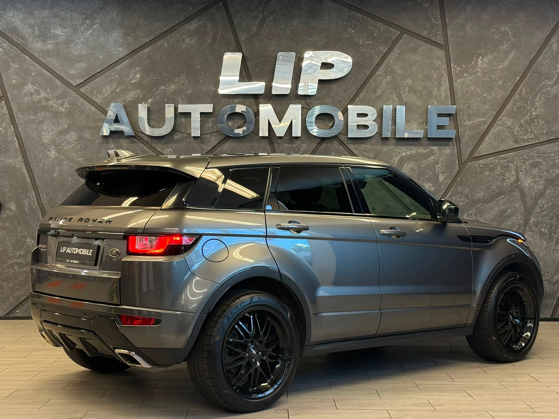 LAND ROVER Range Rover Evoque 2.0 Si4 SE Dynamic AT9-image-5