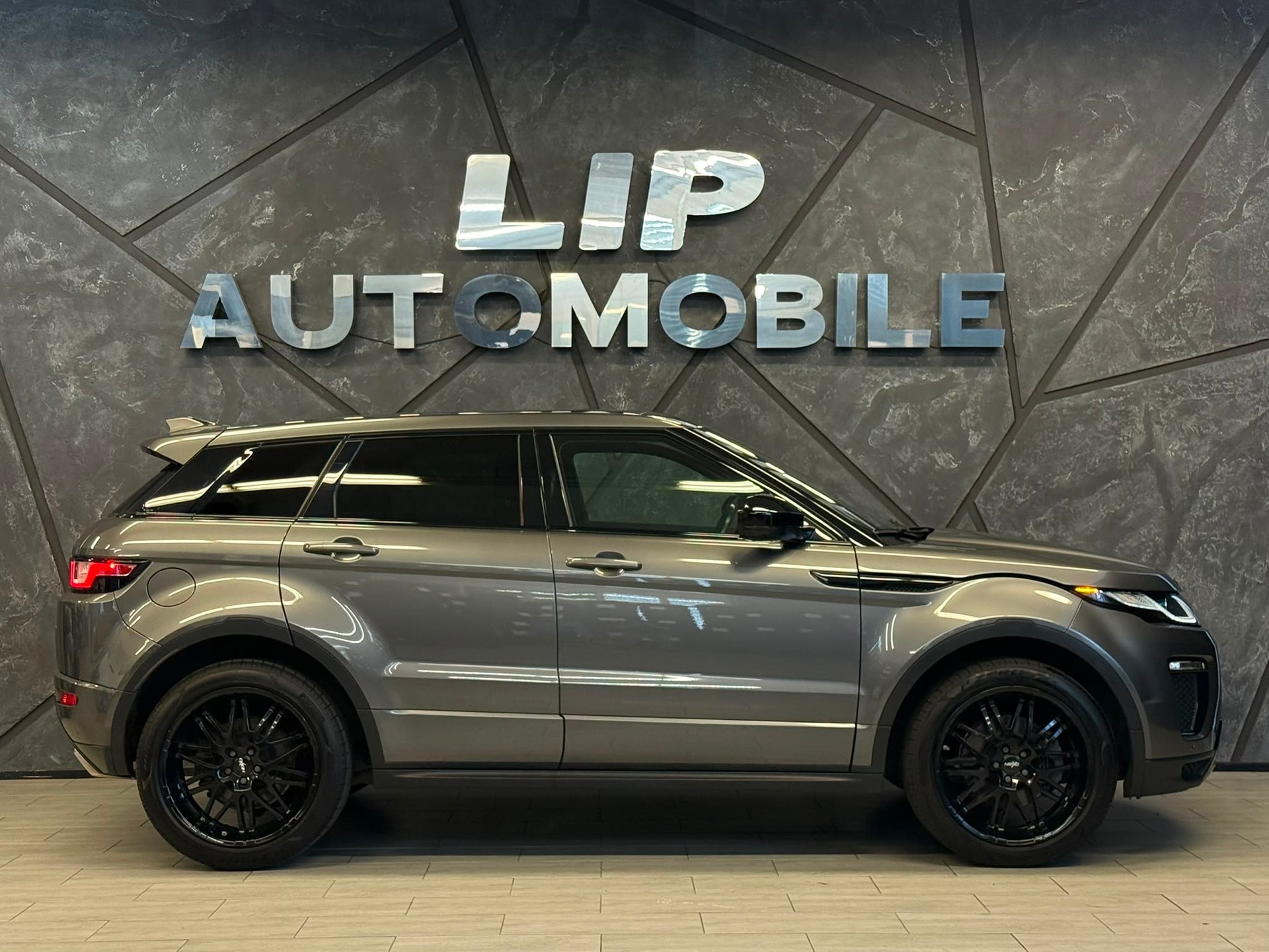 LAND ROVER Range Rover Evoque 2.0 Si4 SE Dynamic AT9-showroom-element-3