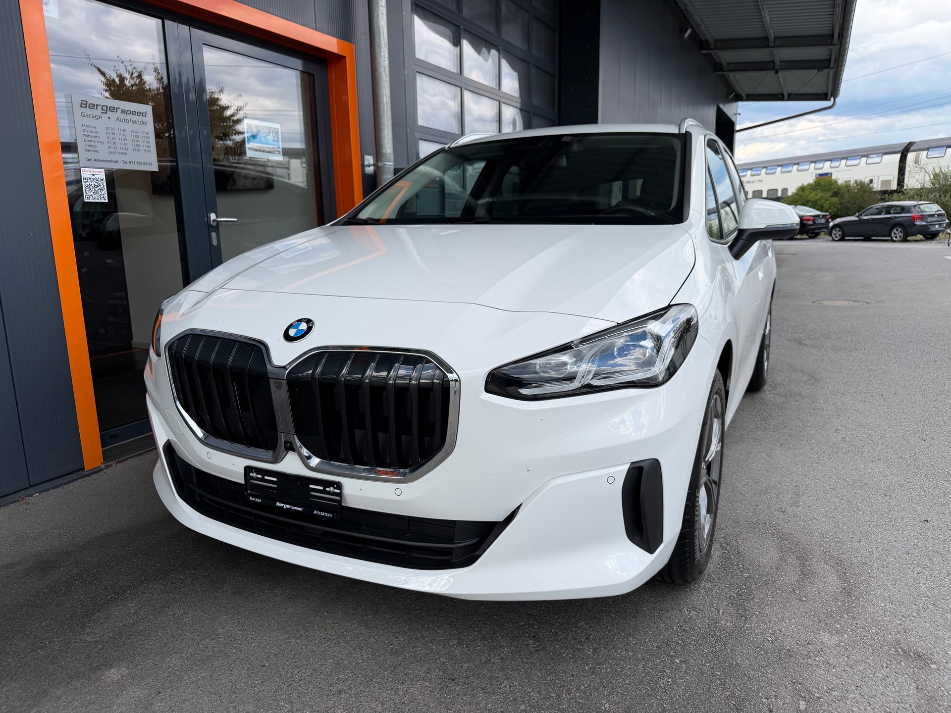 BMW 223d Active Tourer xDrive DKG-showroom-element-3