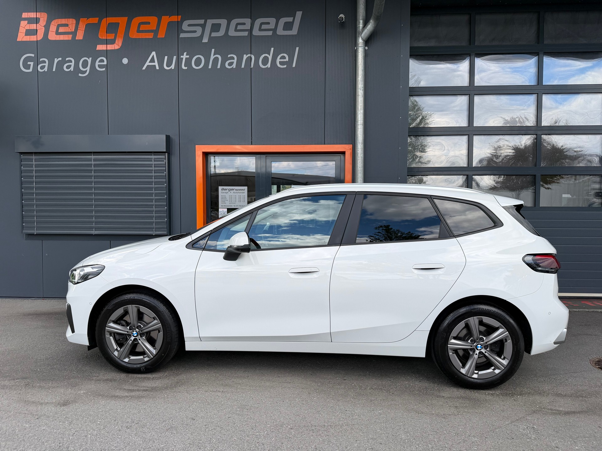 BMW 223d Active Tourer xDrive DKG-showroom-element-1