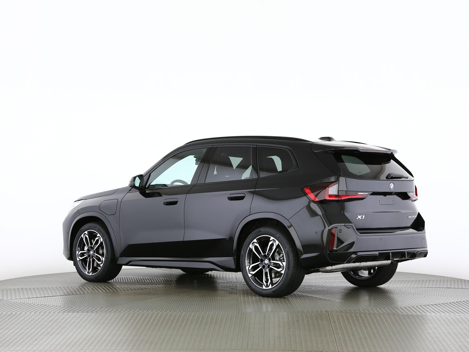 BMW X1 30e xDrive paddles-image-14