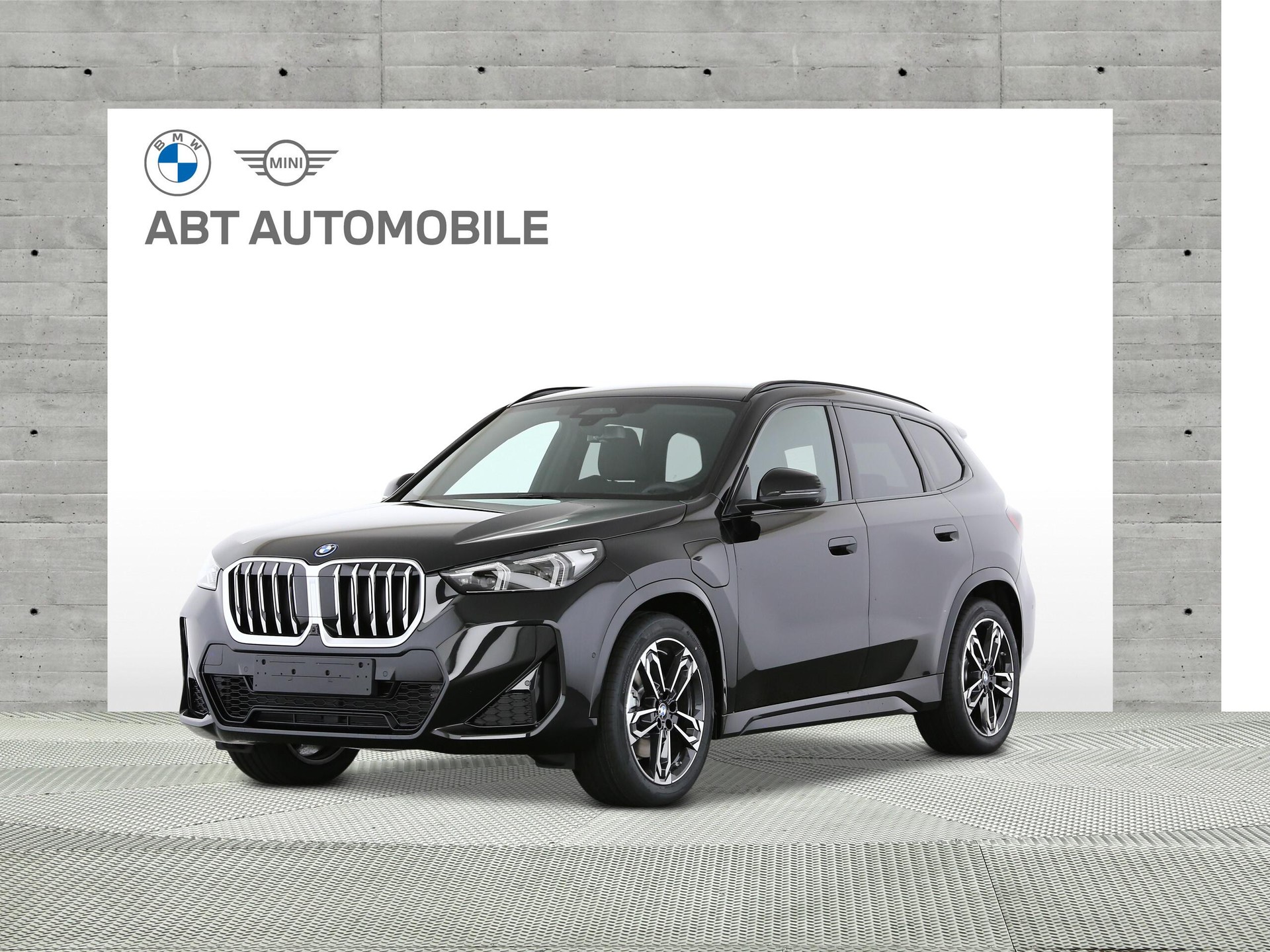 BMW X1 30e xDrive paddles