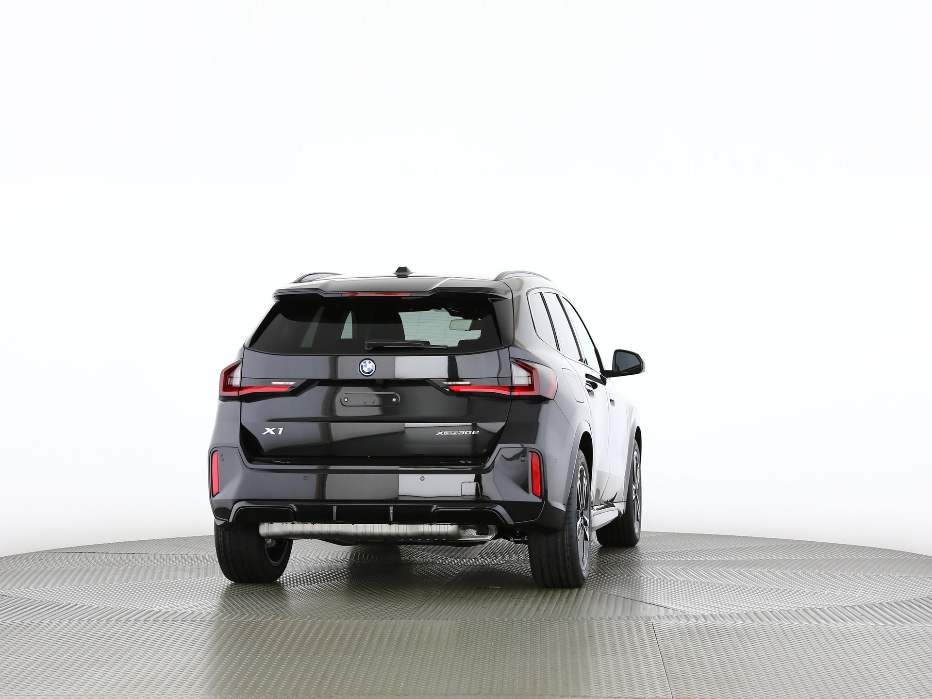 BMW X1 30e xDrive paddles-image-17