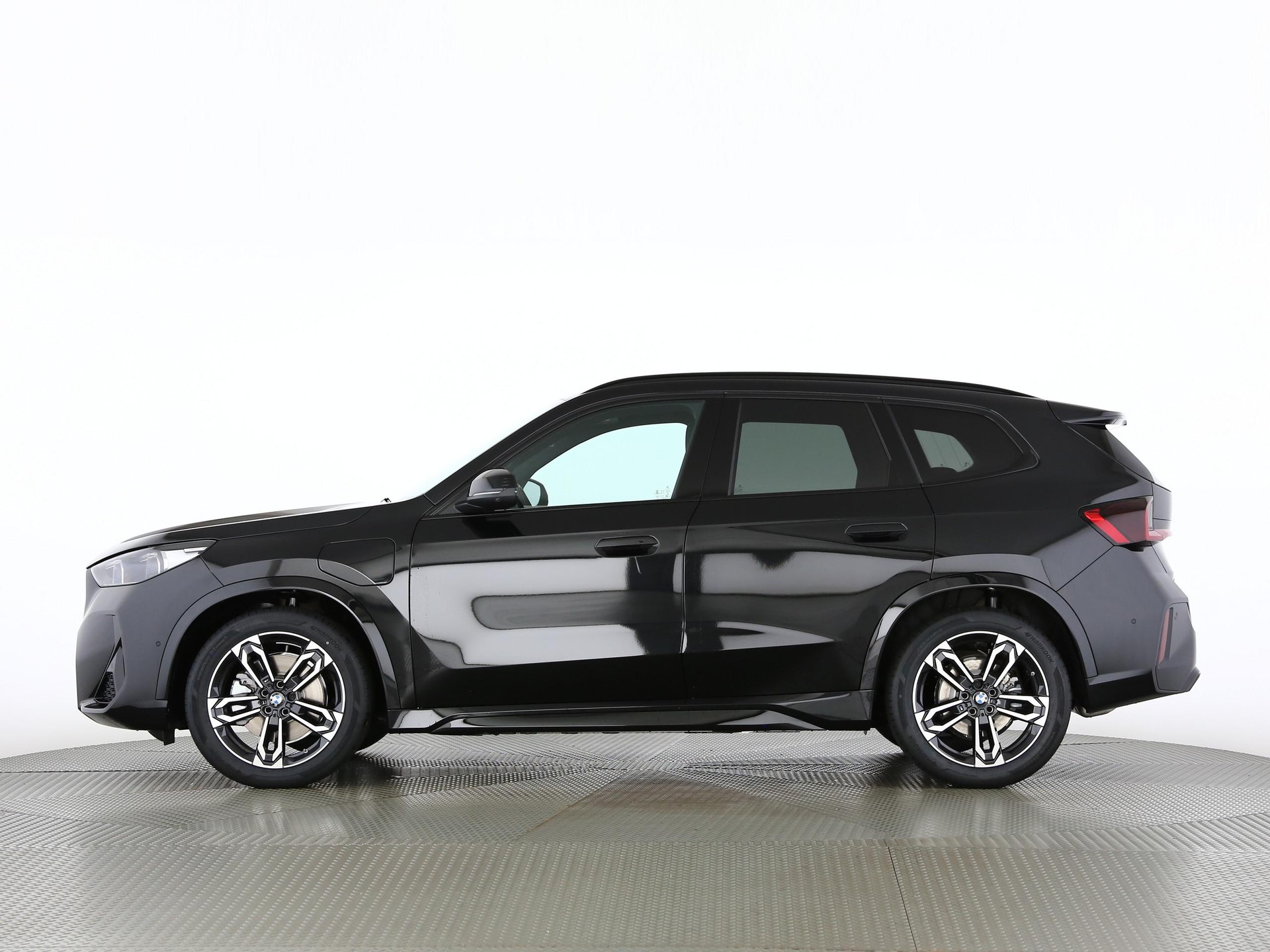 BMW X1 30e xDrive paddles-image-11