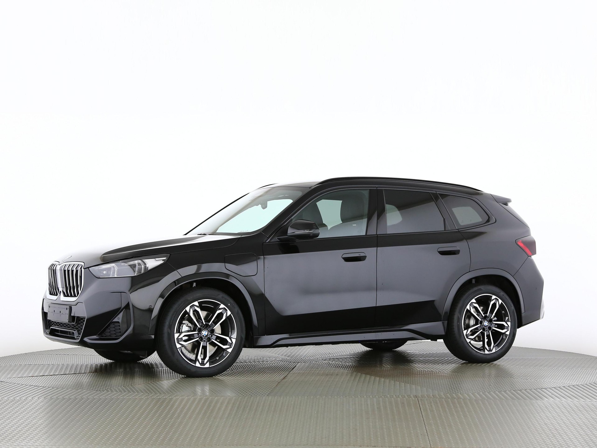BMW X1 30e xDrive paddles-image-9