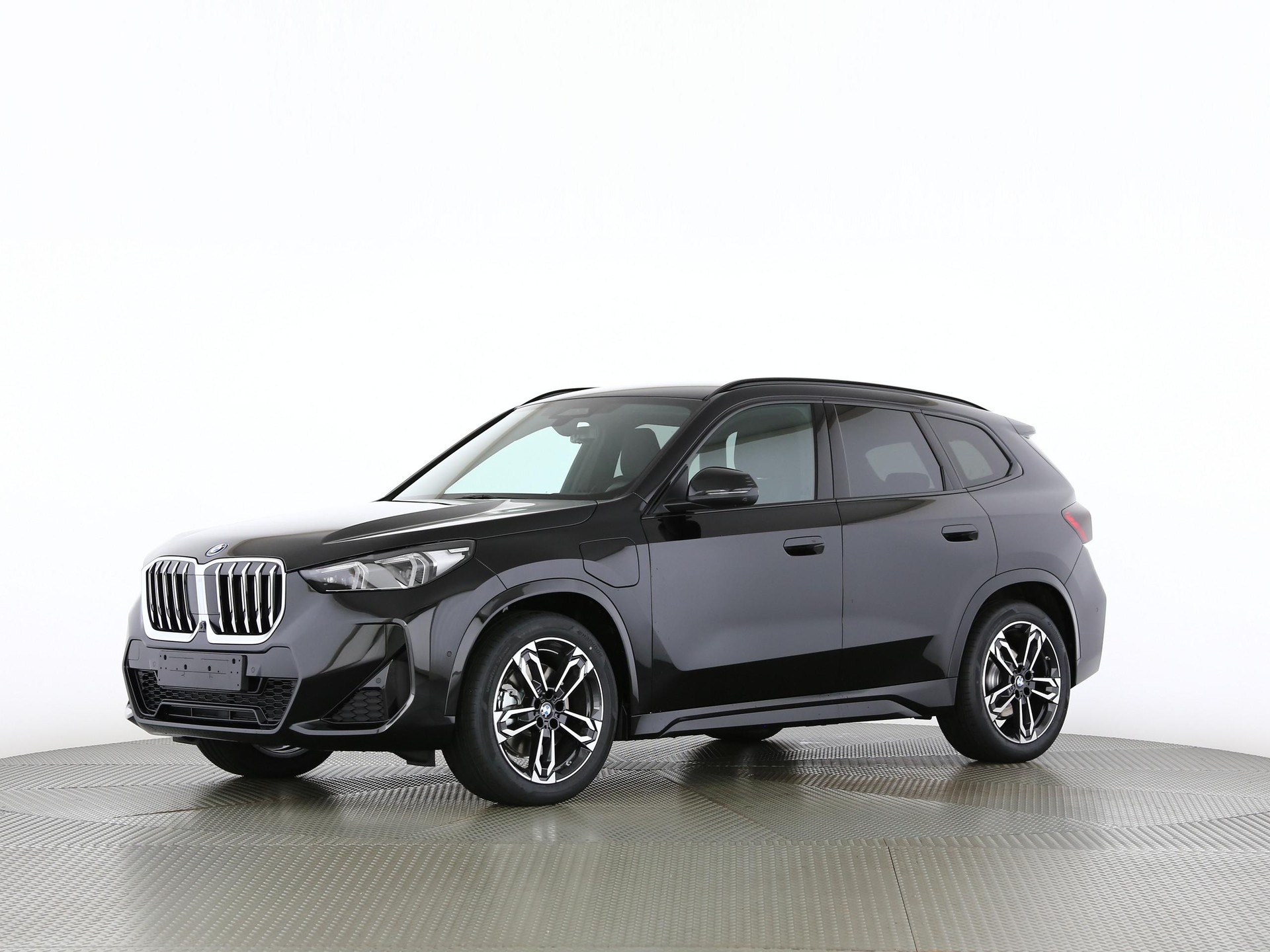 BMW X1 30e xDrive paddles-image-8