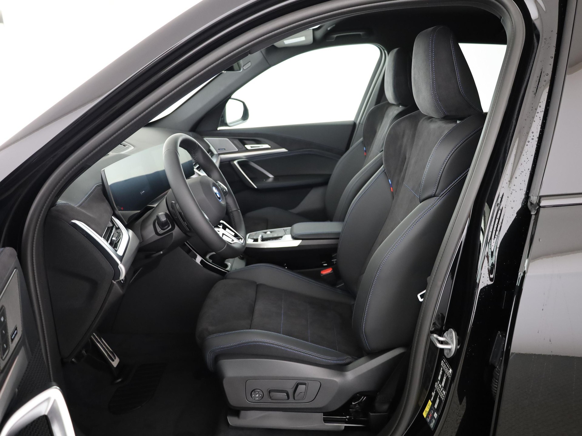 BMW X1 30e xDrive paddles-image-4