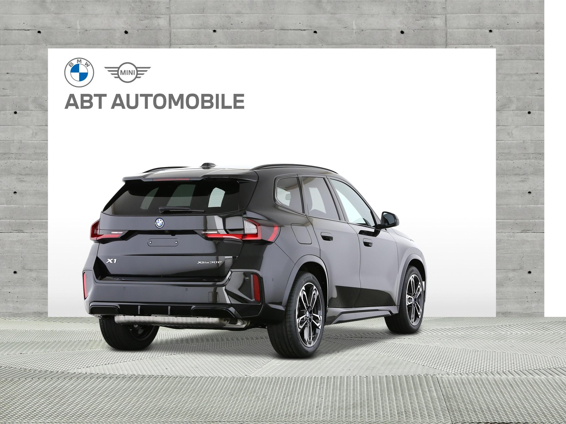 BMW X1 30e xDrive paddles-showroom-element-2