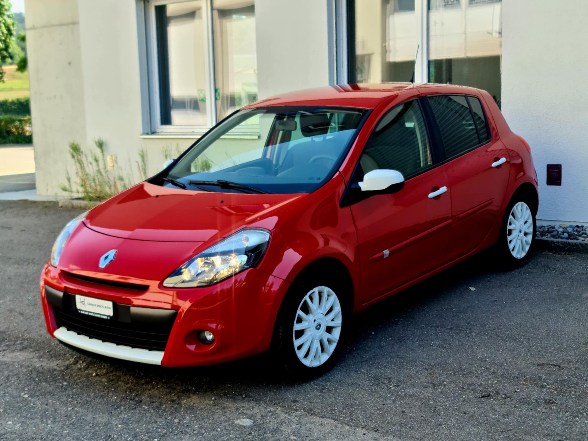 RENAULT Clio 1.2 16V Turbo S-showroom-element-3