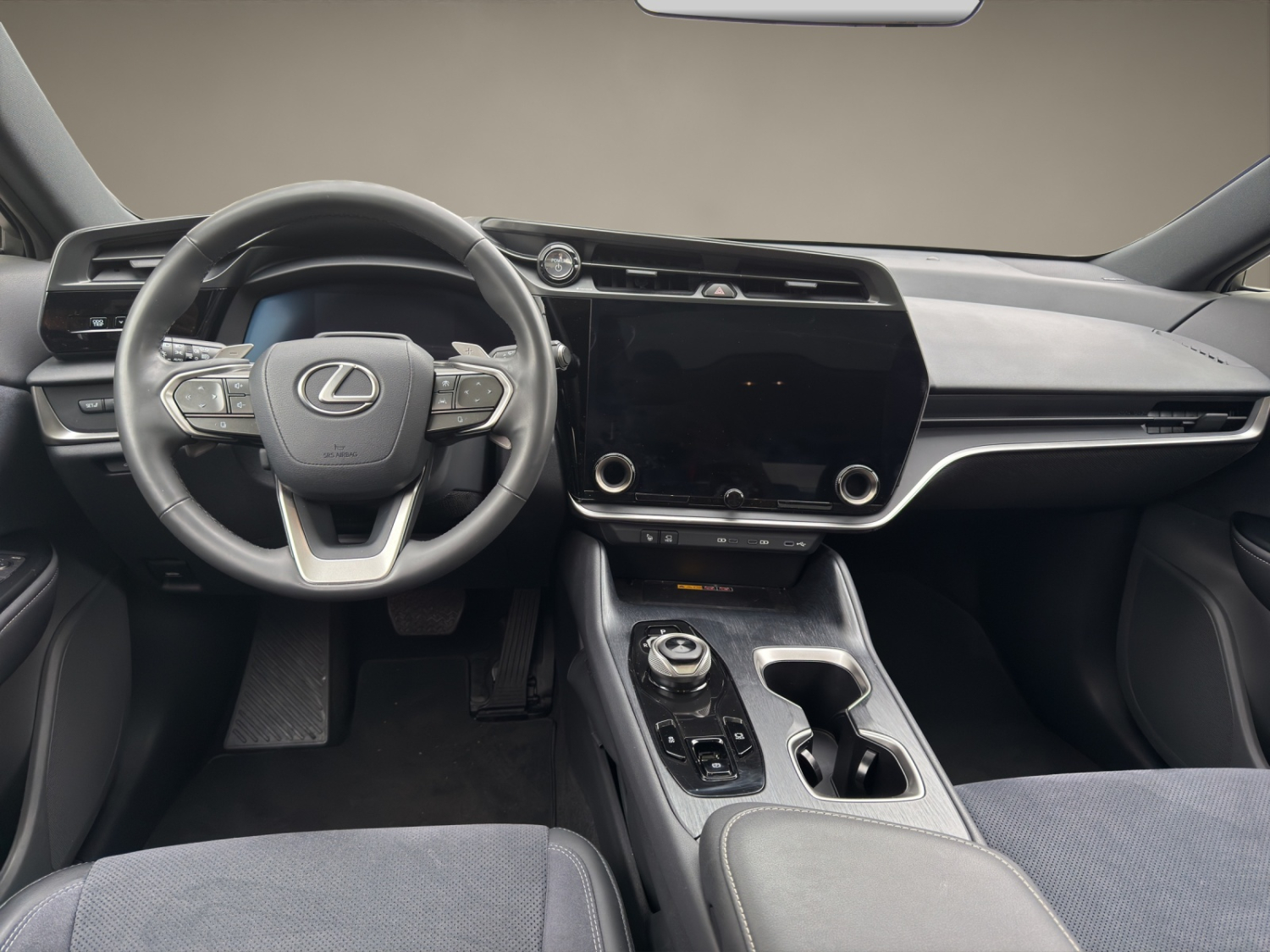 LEXUS RZ 450e Excellence-image-10