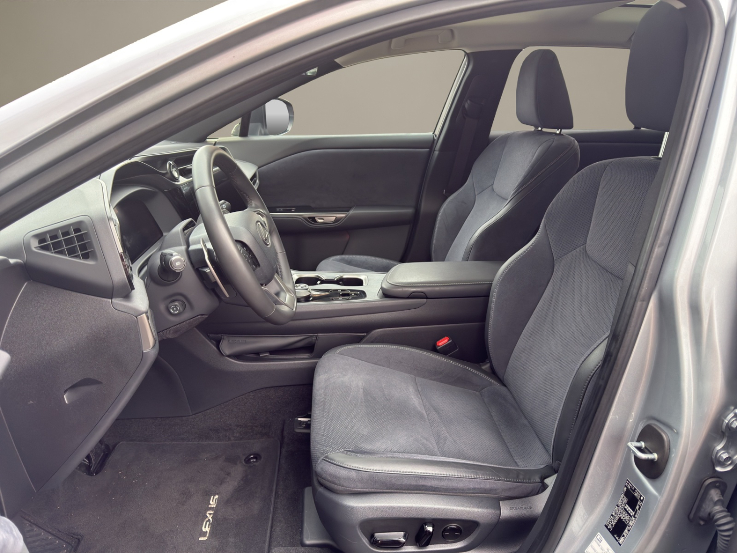 LEXUS RZ 450e Excellence-image-8