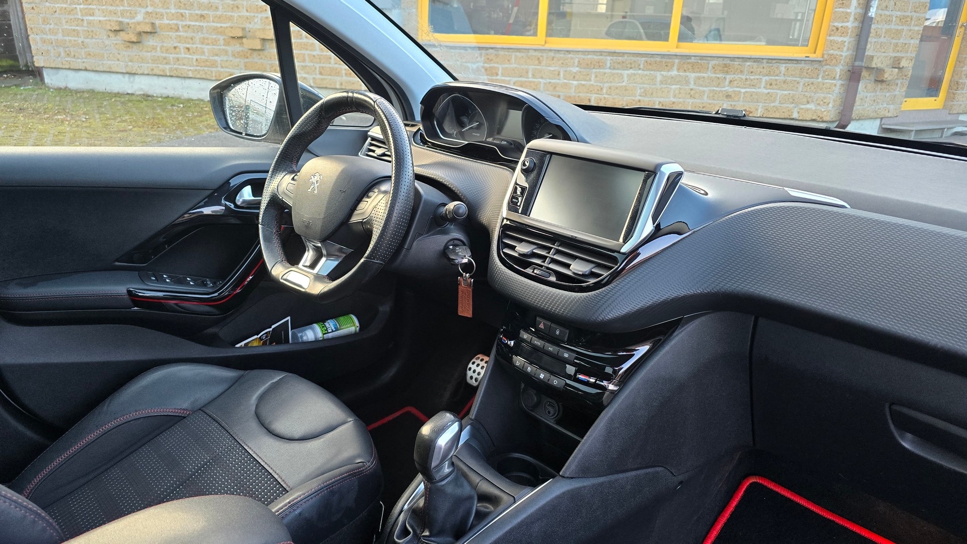 PEUGEOT 208 1.2 THP Allure Gt-line-image-11