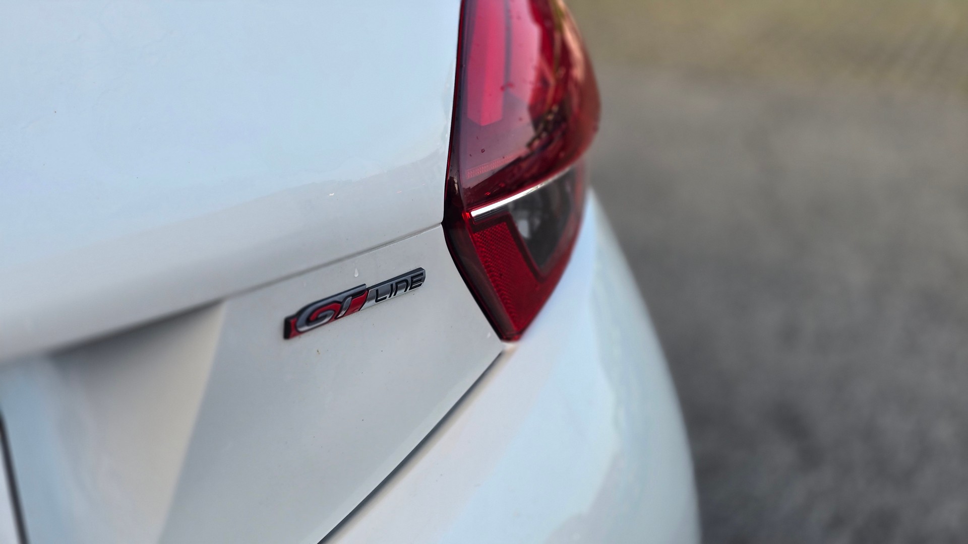 PEUGEOT 208 1.2 THP Allure Gt-line-image-2