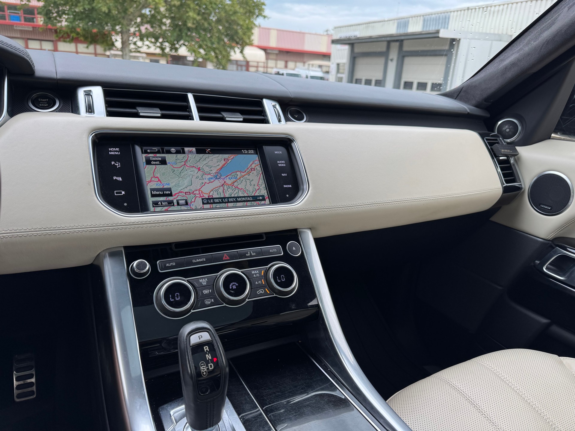 LAND ROVER Range Rover Sport 4.4 SDV8 Autobiography Automatic-image-11