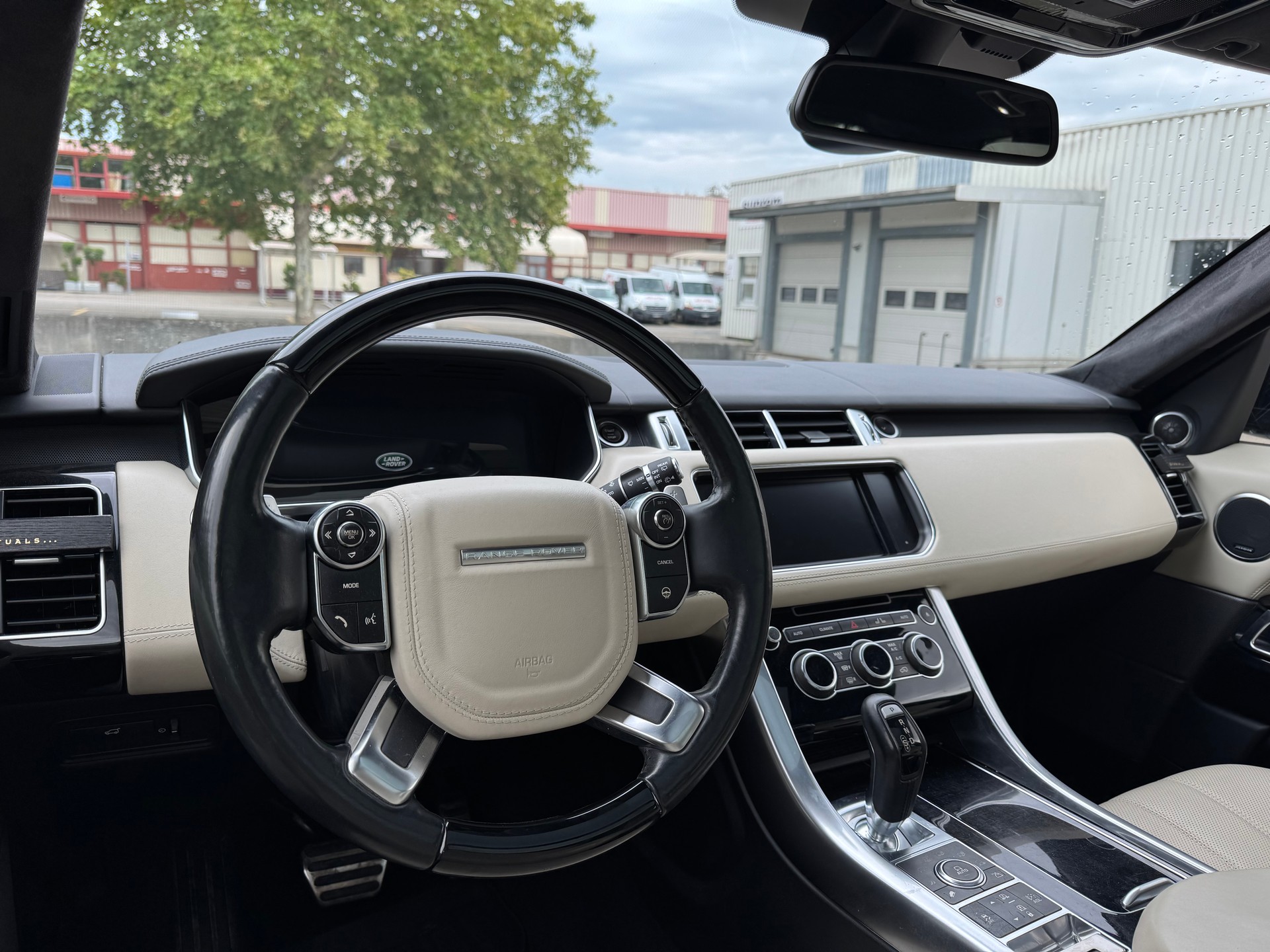 LAND ROVER Range Rover Sport 4.4 SDV8 Autobiography Automatic-image-10