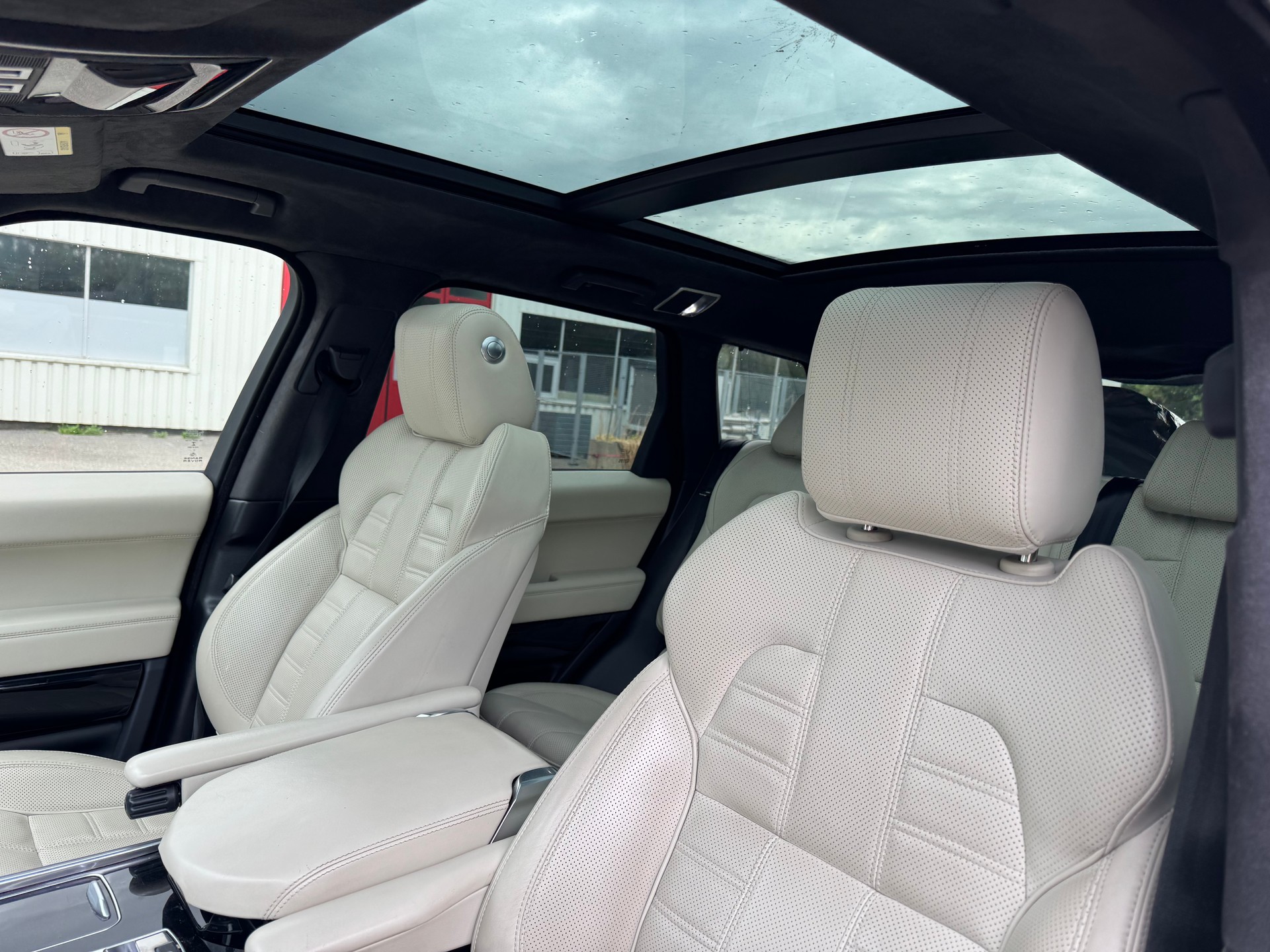 LAND ROVER Range Rover Sport 4.4 SDV8 Autobiography Automatic-image-8