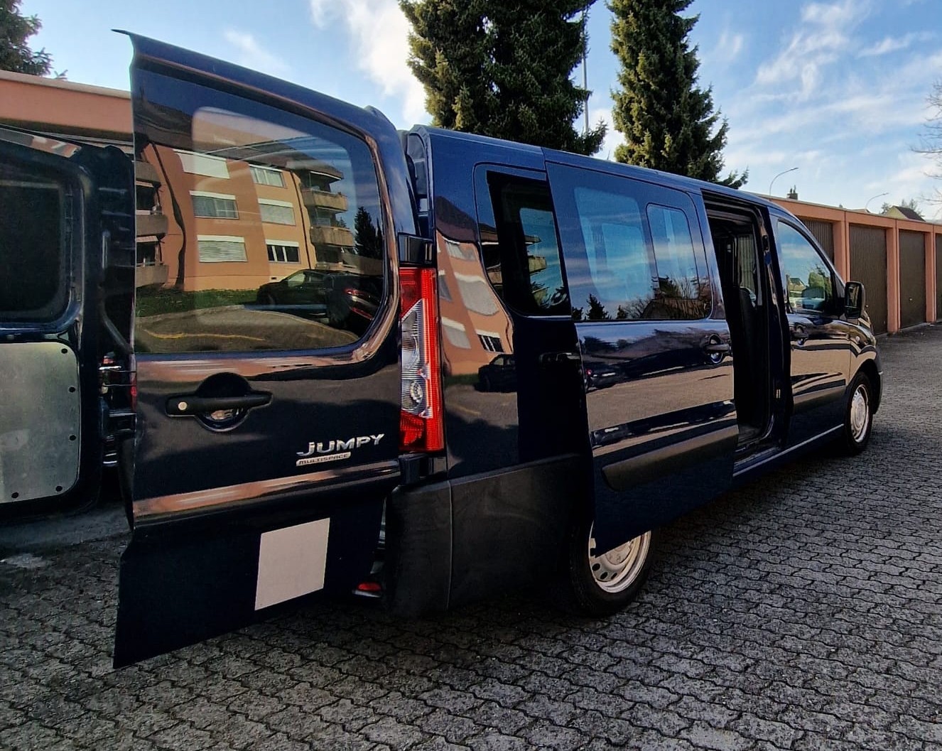 CITROEN Jumpy 2.0 HDi L2H1 Attraction 9 Sitzplätze