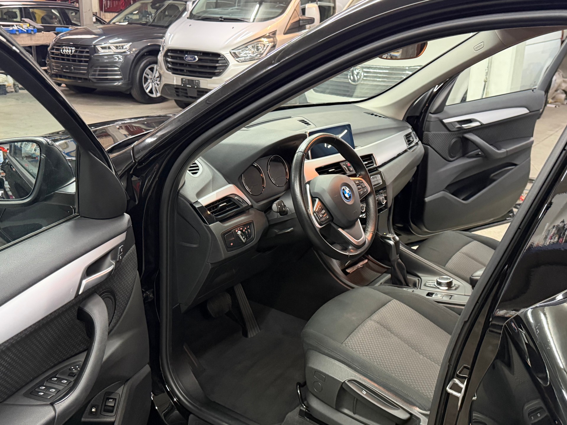 BMW X1 xDrive 25e Steptronic-image-11