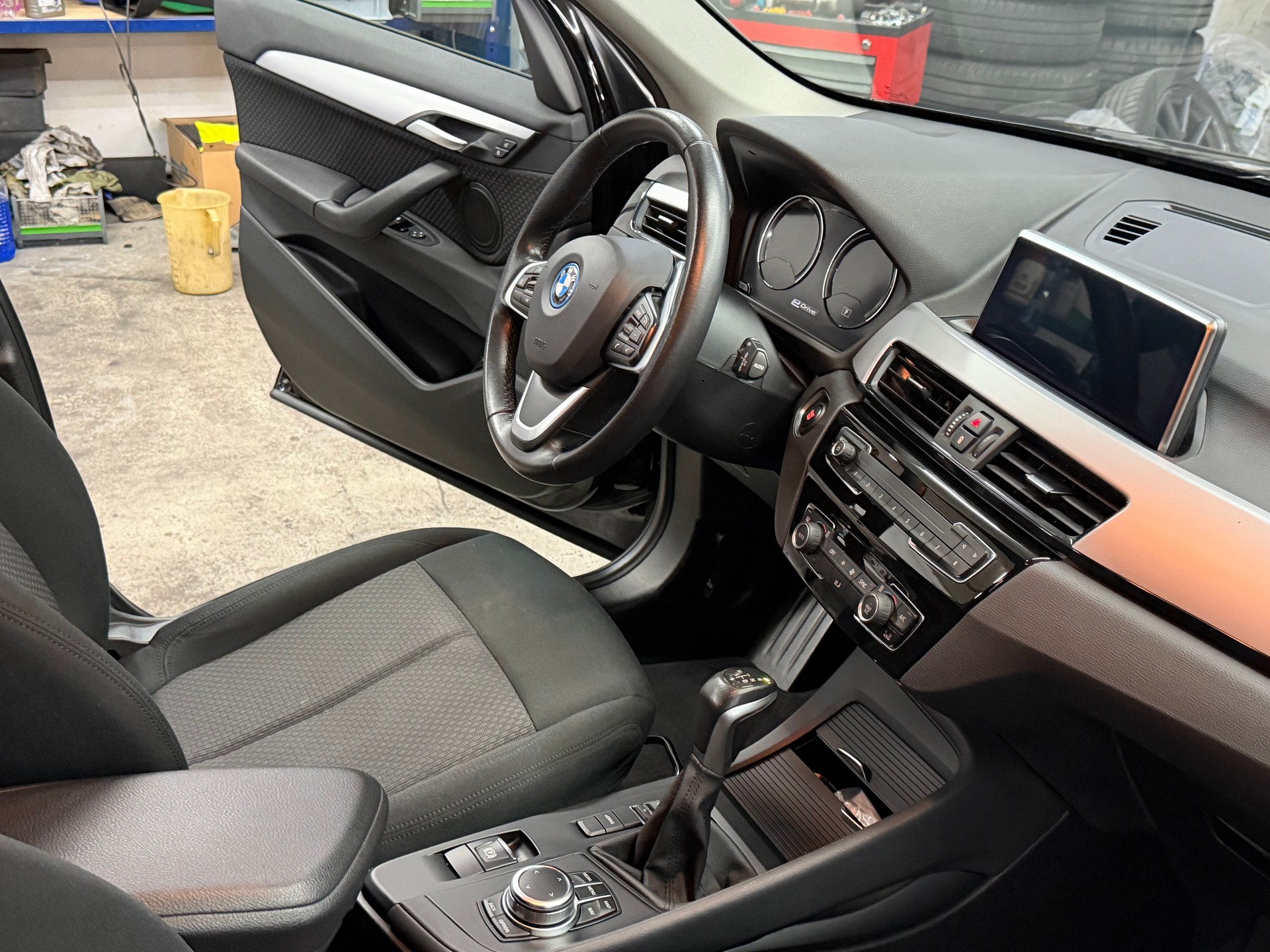 BMW X1 xDrive 25e Steptronic-image-10