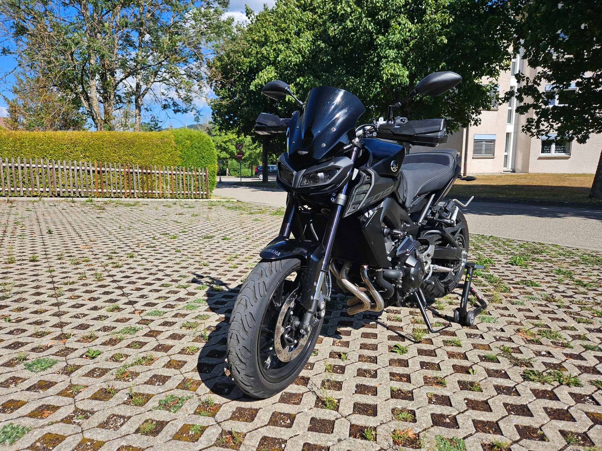 YAMAHA MT-09 ABS-image-1