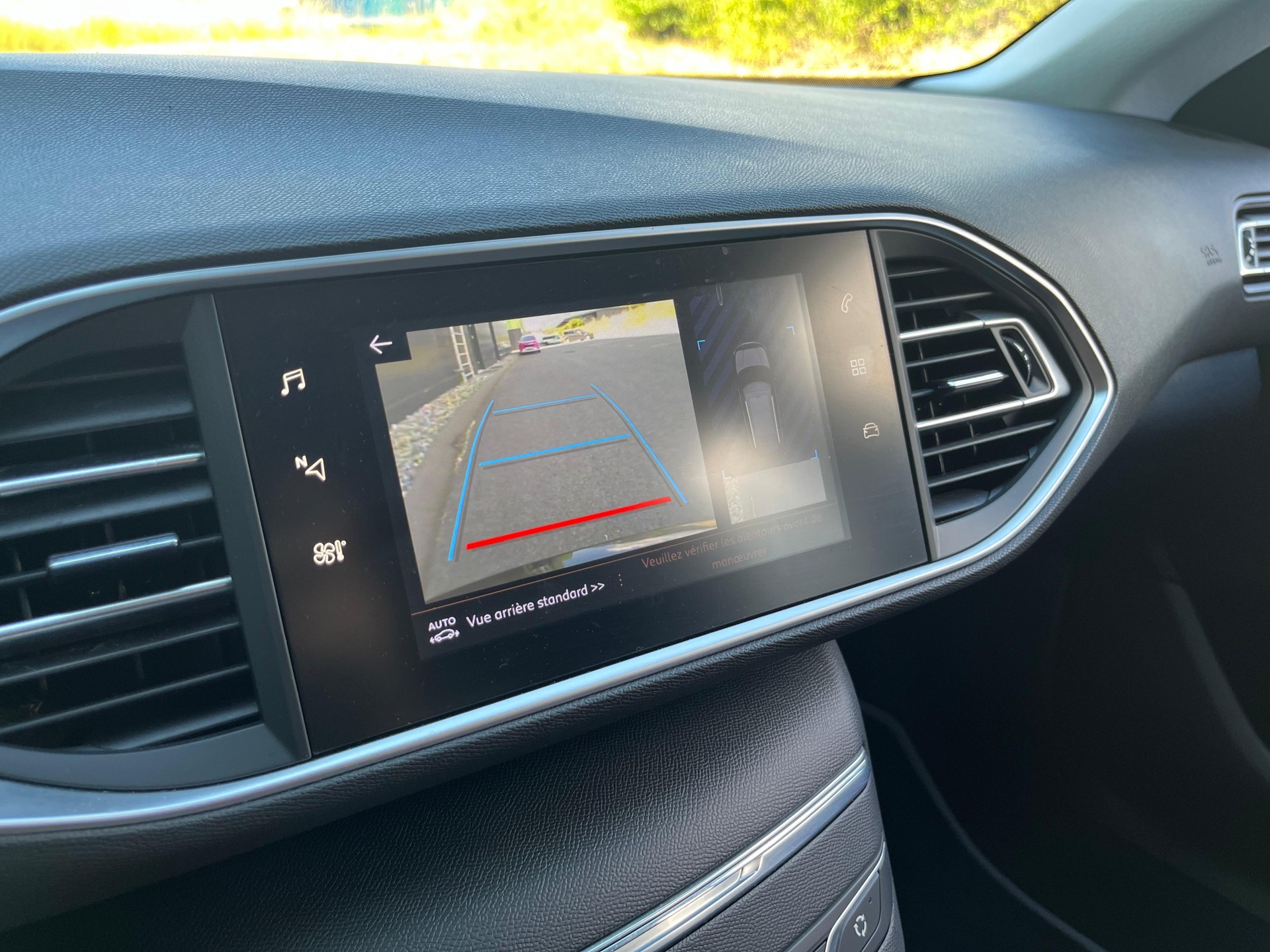 PEUGEOT 308 SW 1.2i Style EAT8-image-14