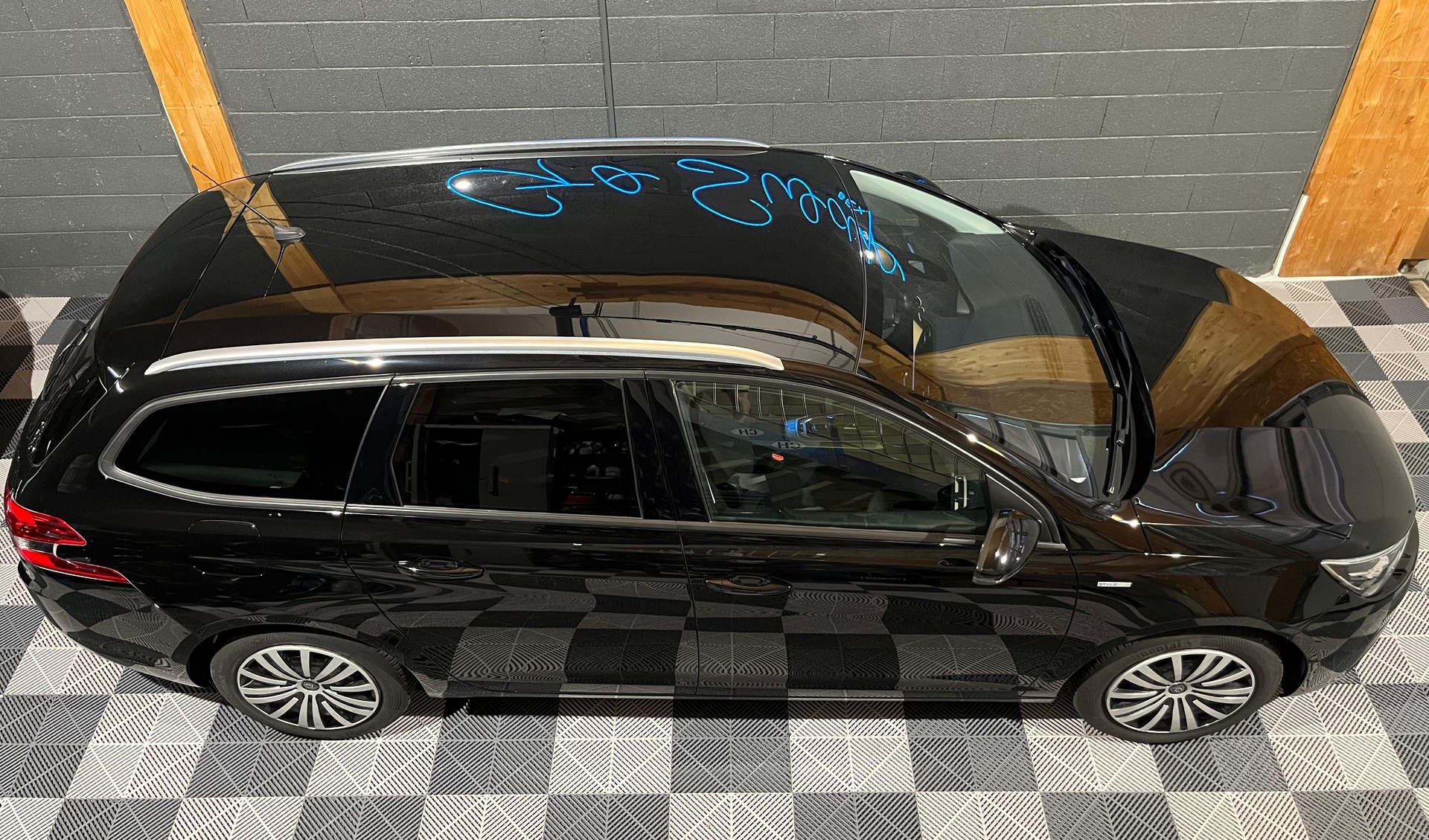 PEUGEOT 308 SW 1.2i Style EAT8-showroom-element-1