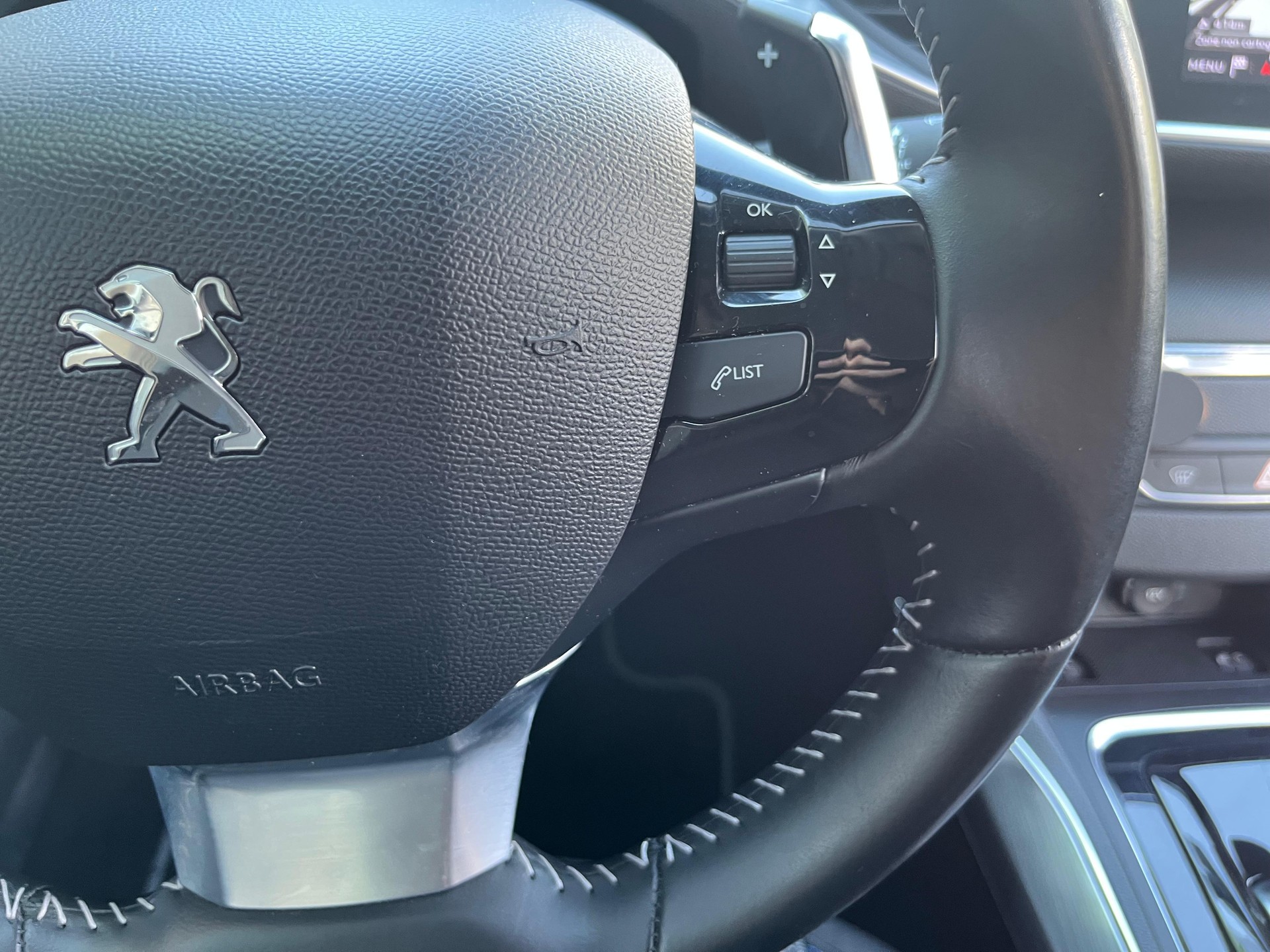 PEUGEOT 308 SW 1.2i Style EAT8-image-13