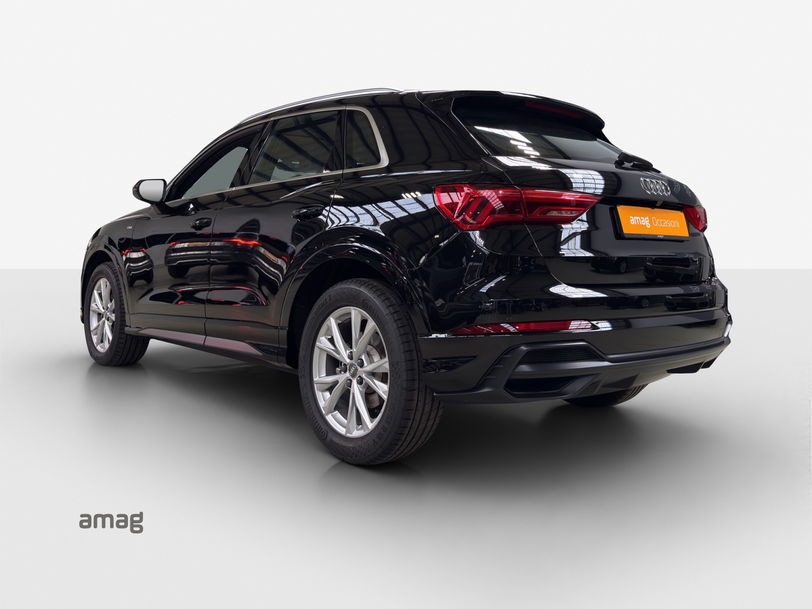 AUDI Q3 35 TFSI S line Attraction S-tronic-showroom-element-2