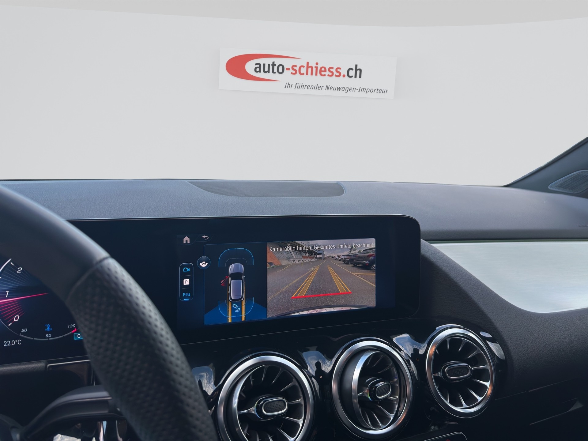MERCEDES-BENZ GLA 220d 4Matic 8G-DCT AMG Line Night-image-12