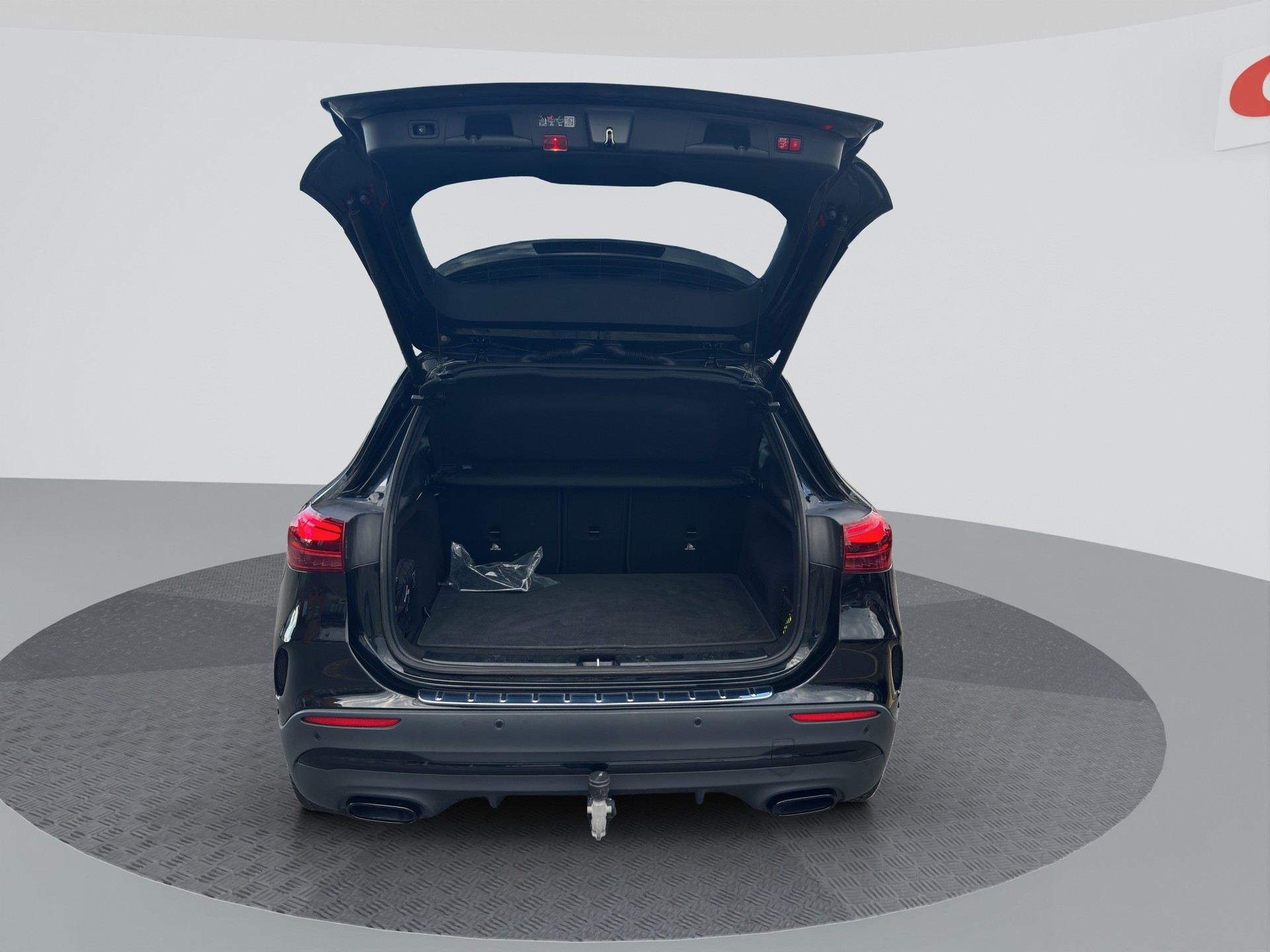 MERCEDES-BENZ GLA 220d 4Matic 8G-DCT AMG Line Night-image-14