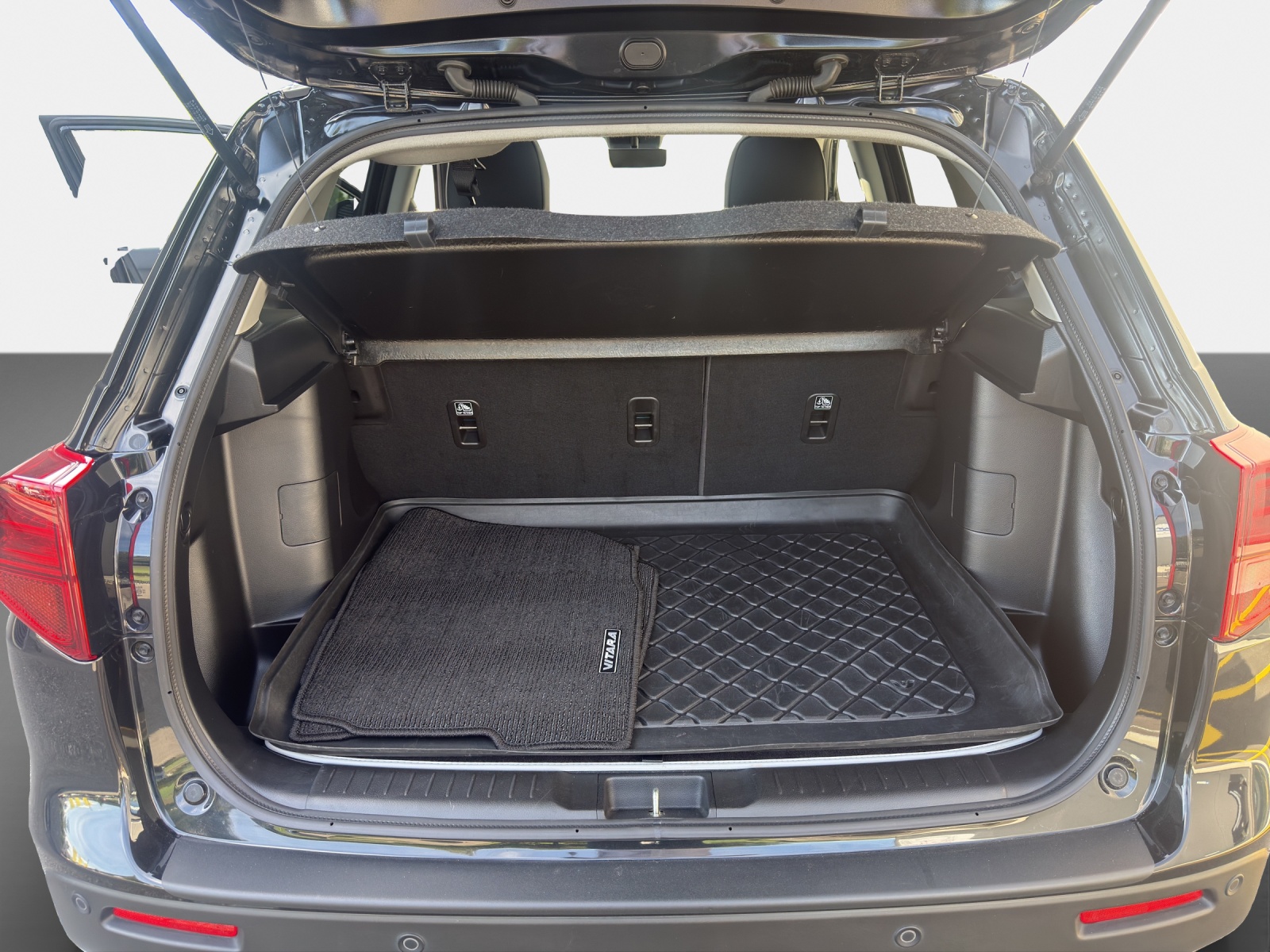 SUZUKI Vitara 1.5/102 Piz Sulai Top Hybrid 4x4-image-11