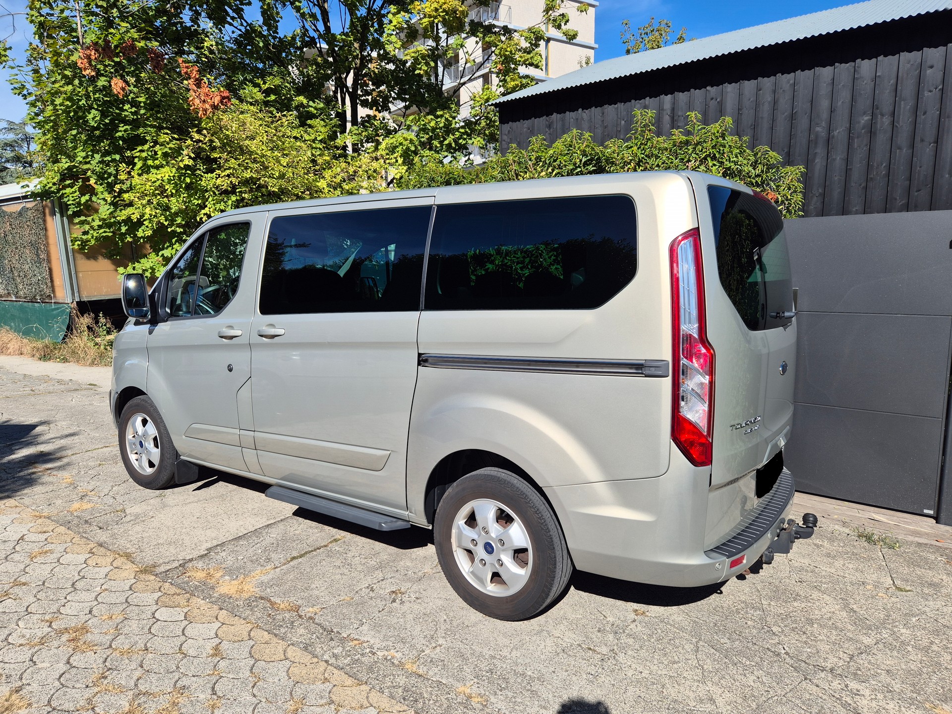 FORD Tourneo Custom 300 L1H1 Titanium-image-3